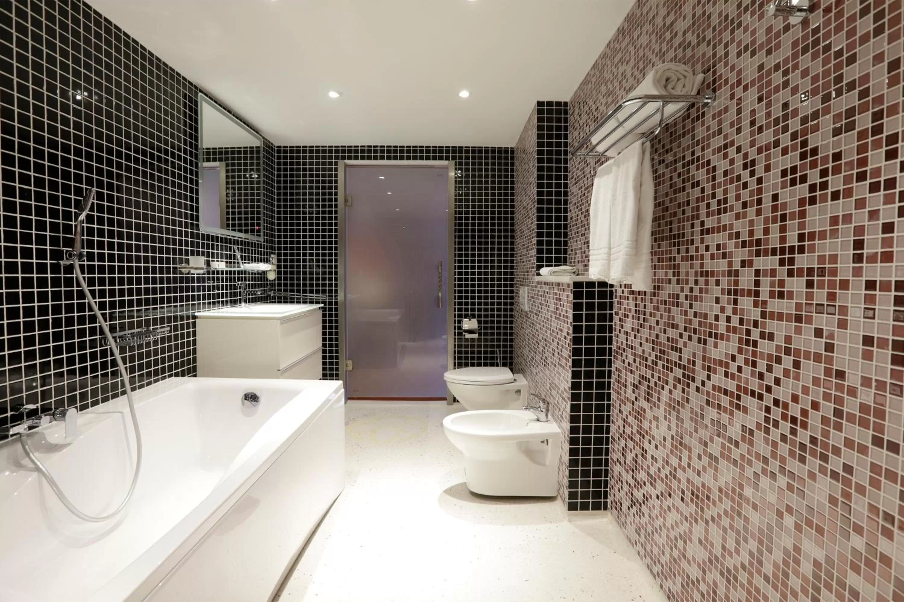 Shower in Chasse Boutique Hotel