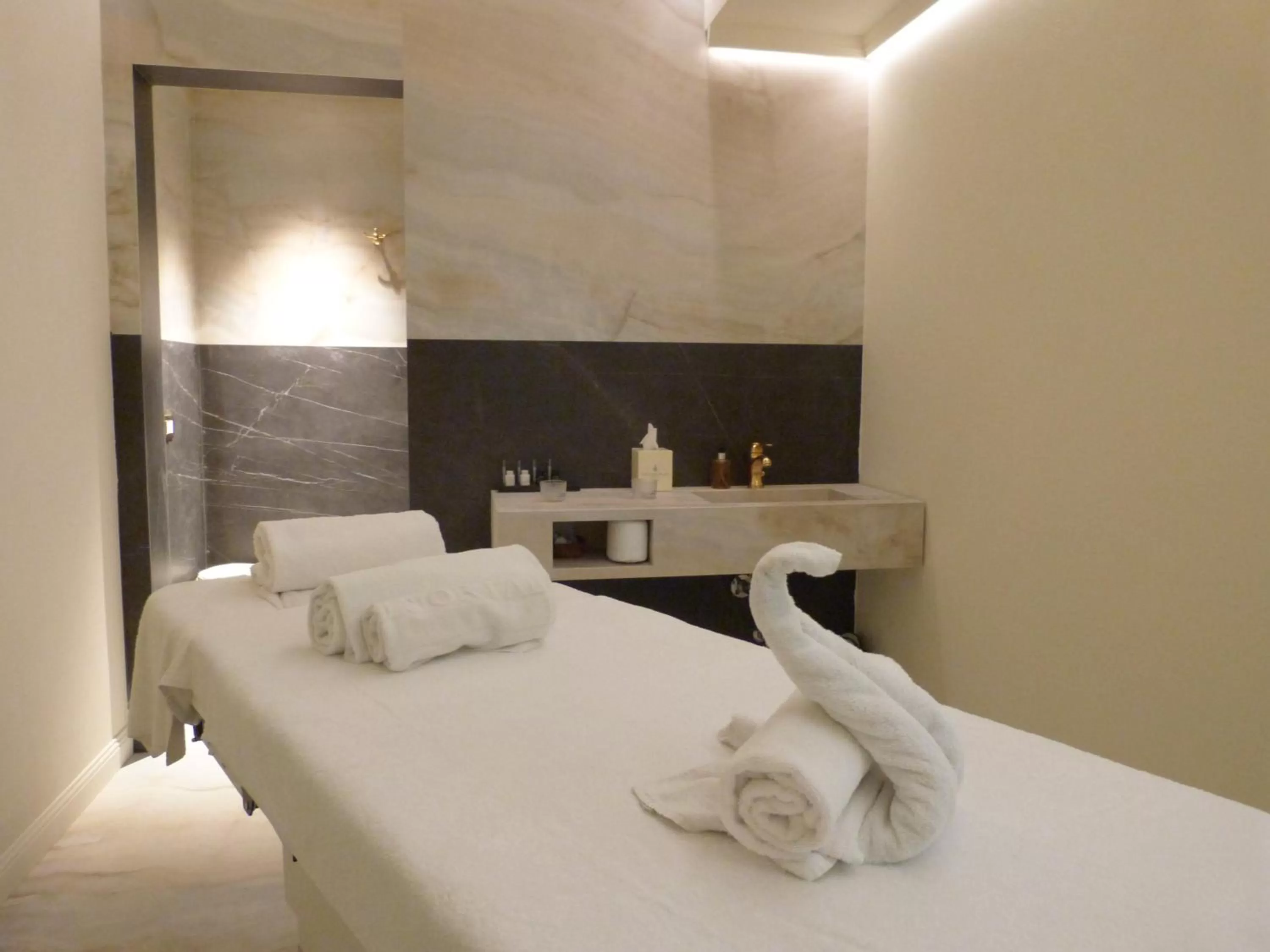 Spa and wellness centre/facilities, Bed in Excelsior Palace Portofino Coast