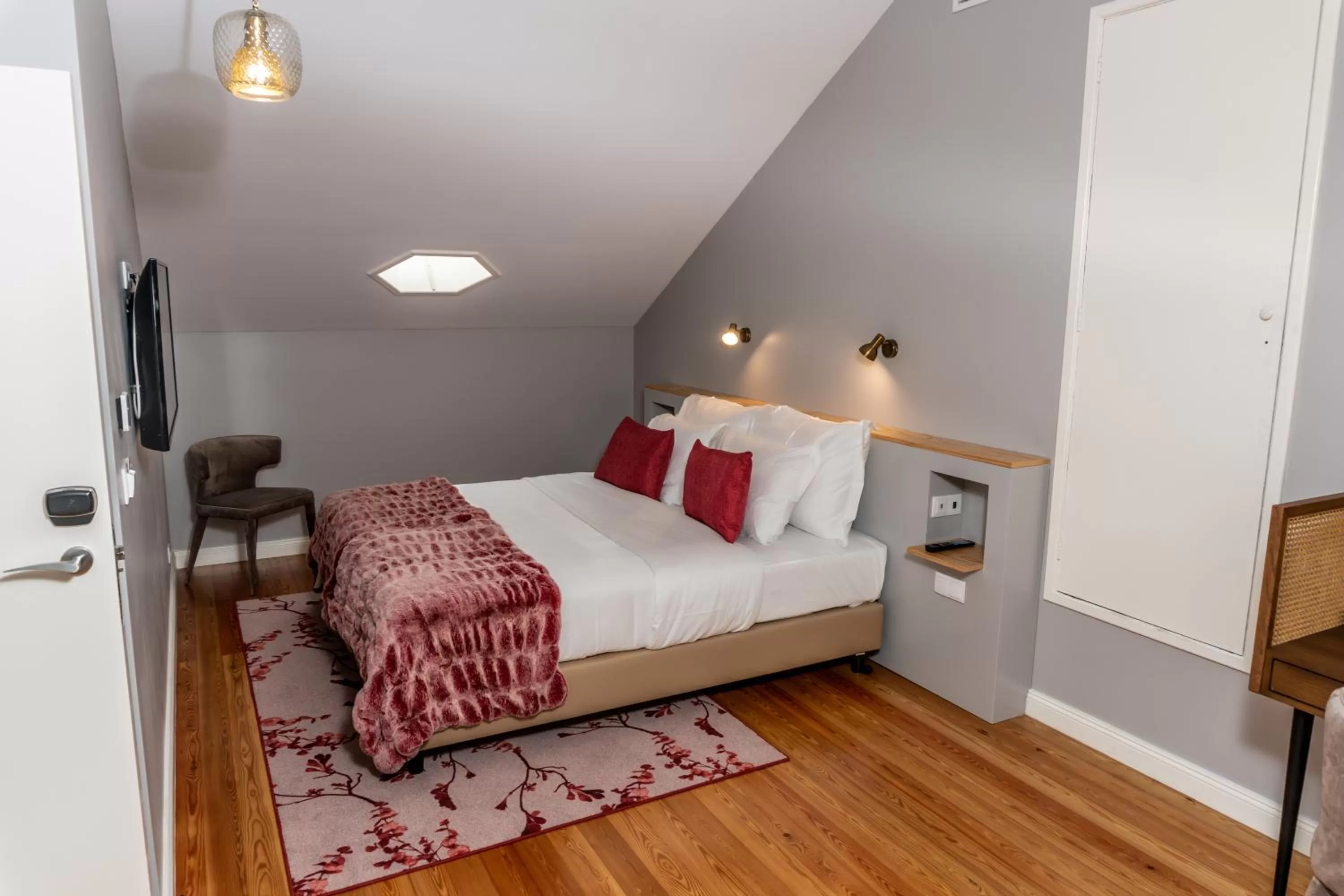 Bed in 1905 Zino's Palace