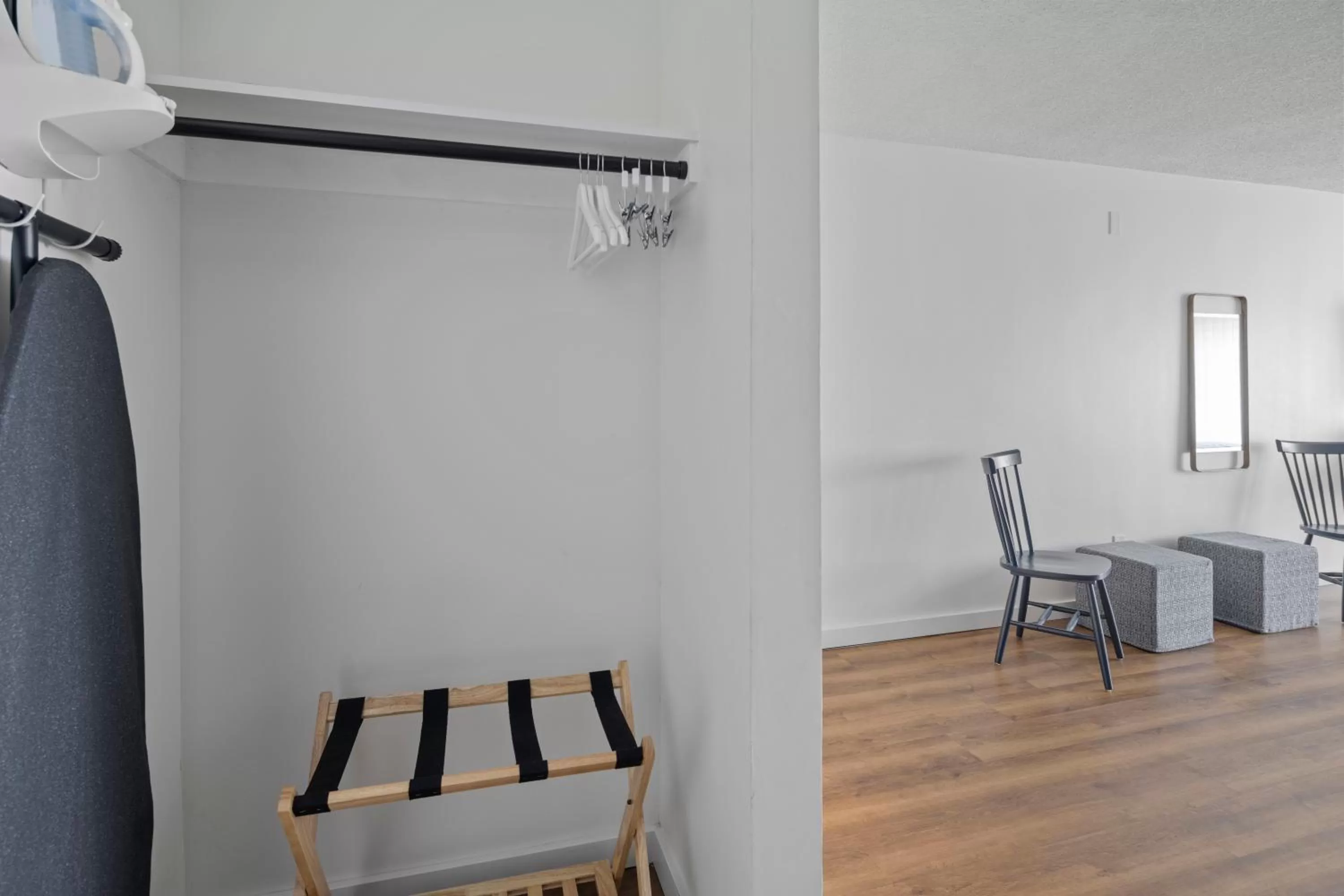 furniture in Sea Harbor Hotel - San Diego