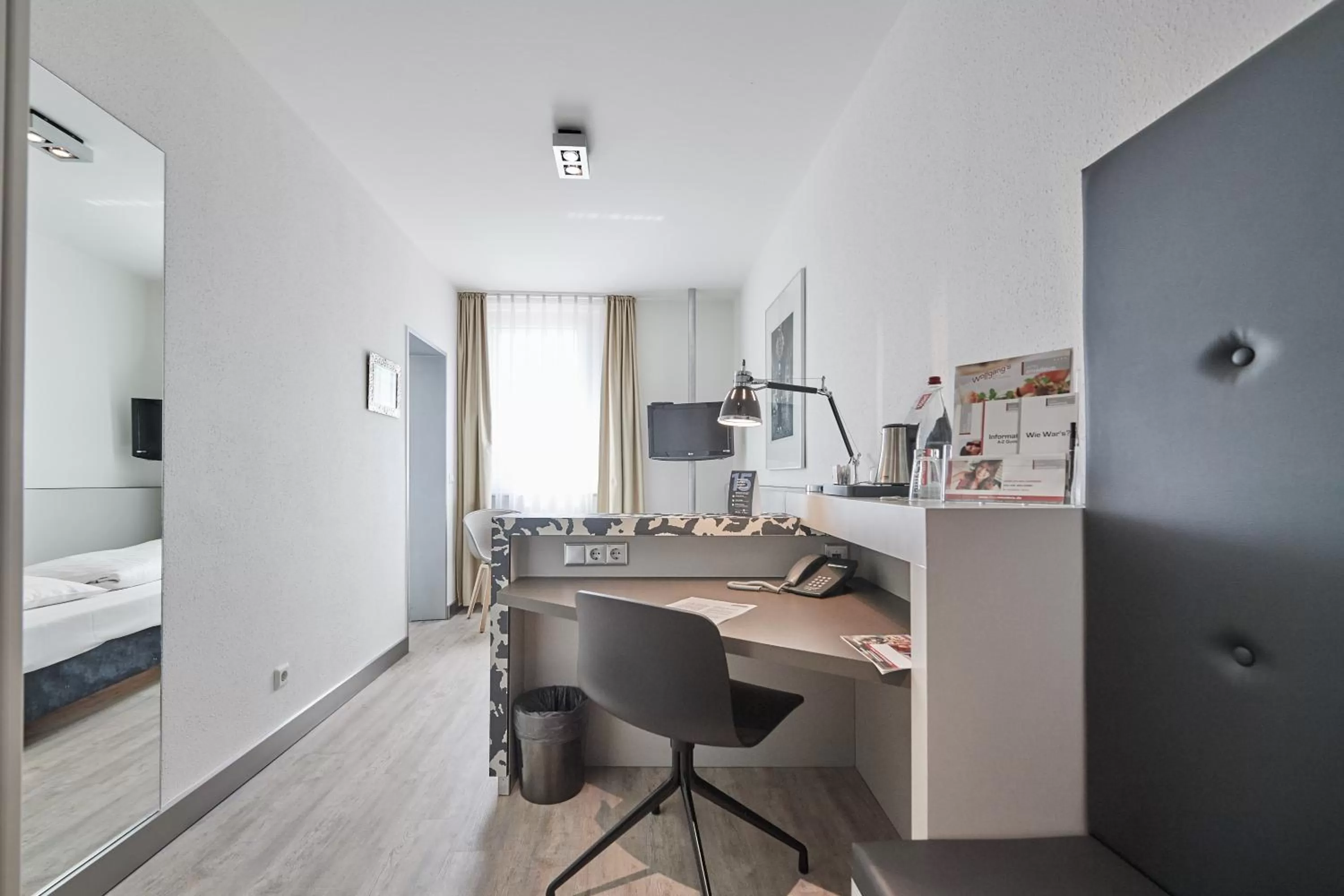 Photo of the whole room in Hotel Amadeus