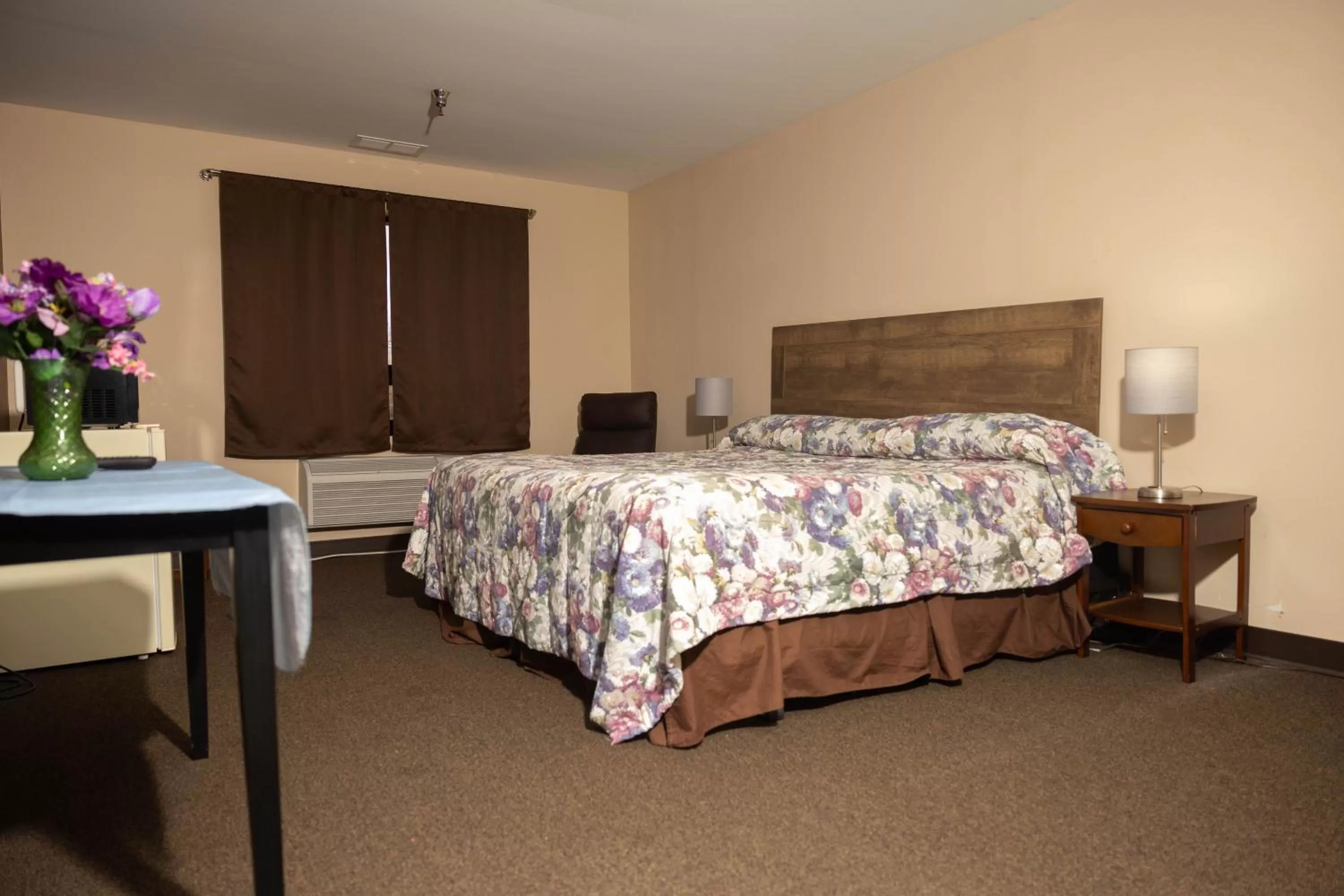 Bed in Lafayette Inn