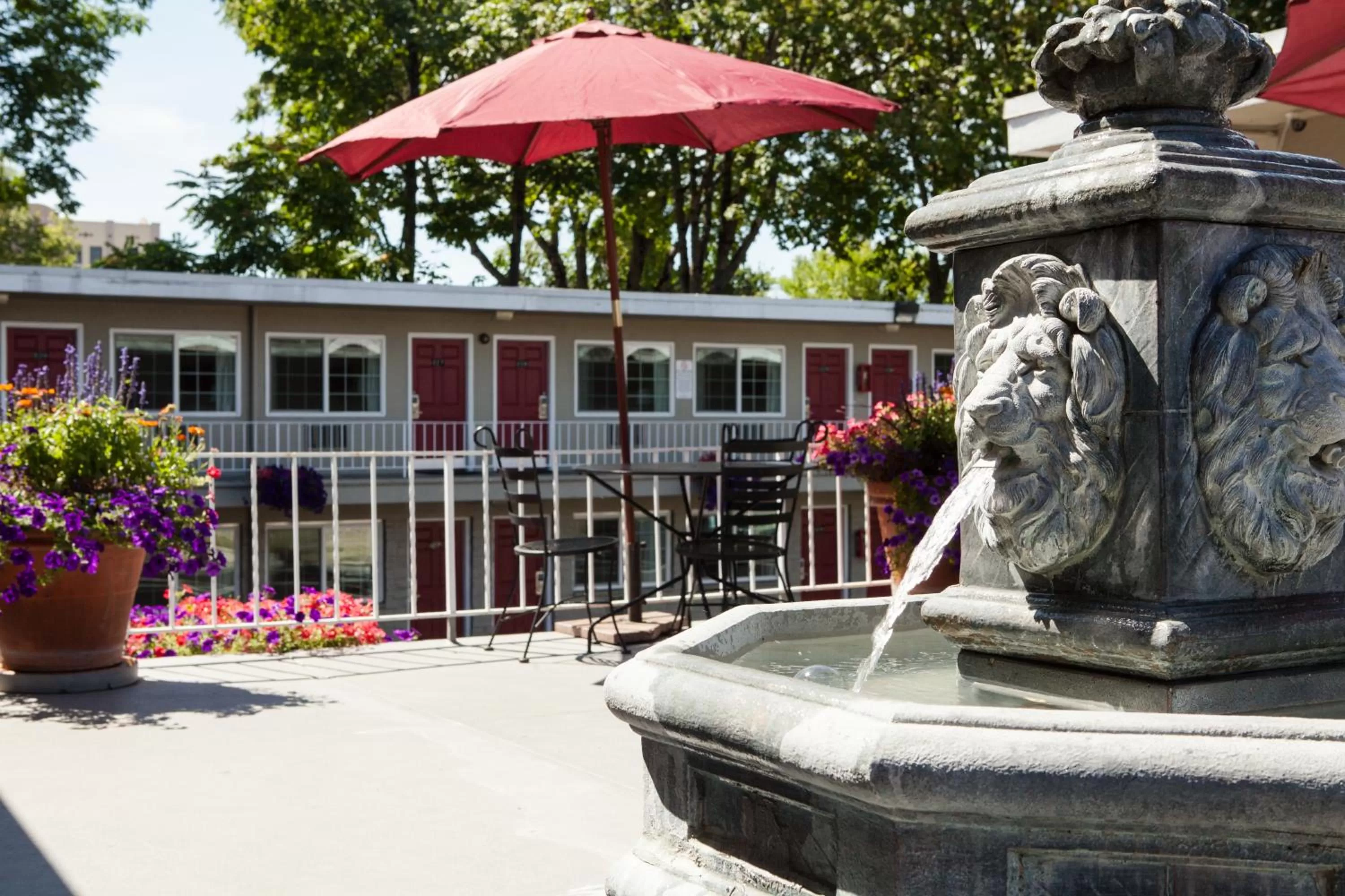 Property building in Campus Inn & Suites Eugene Downtown