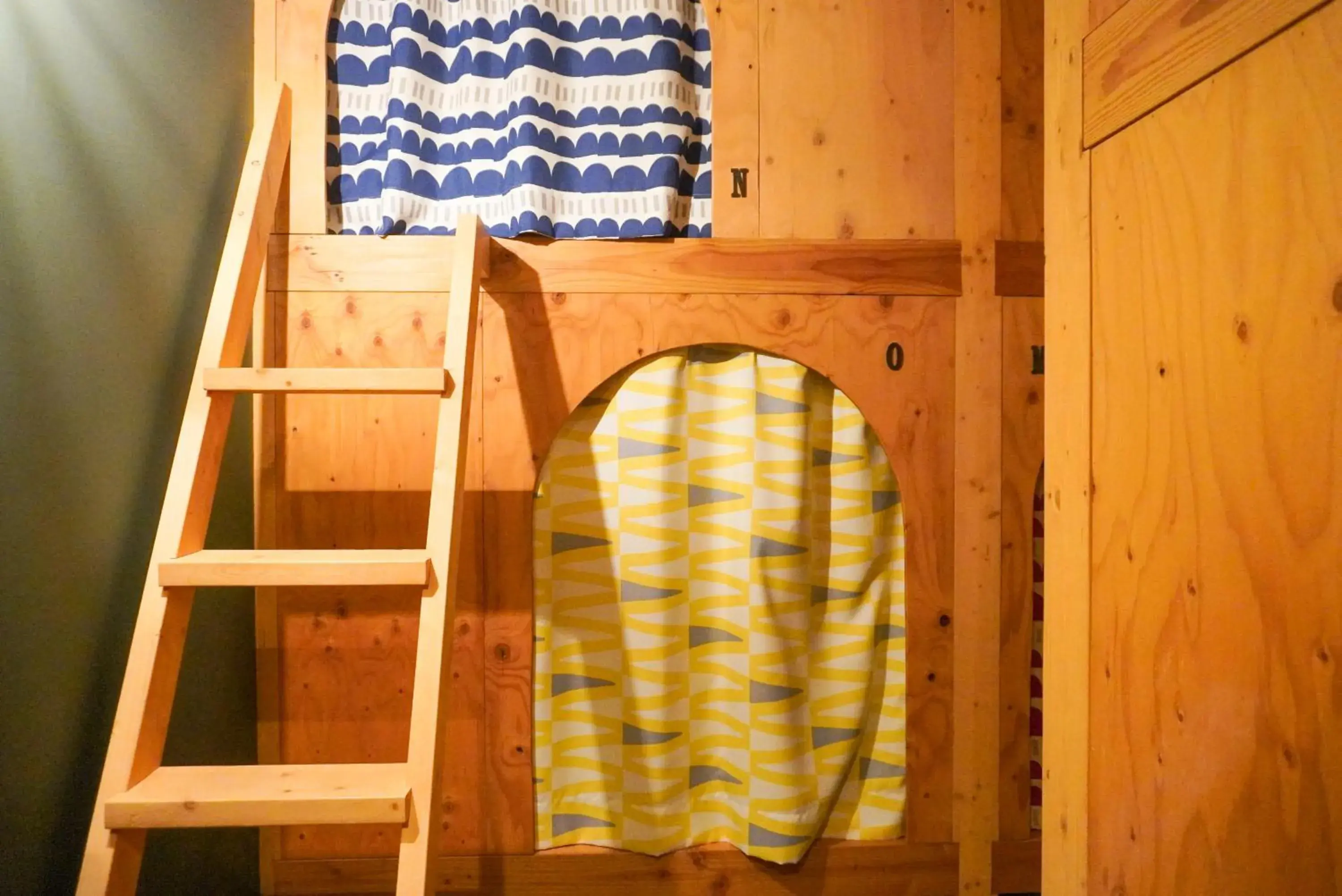 Bunk Bed in Mixed Dormitory Room in Hostel Niniroom Bunk Bed in Mixed Dormitory Room in Hostel Niniroom