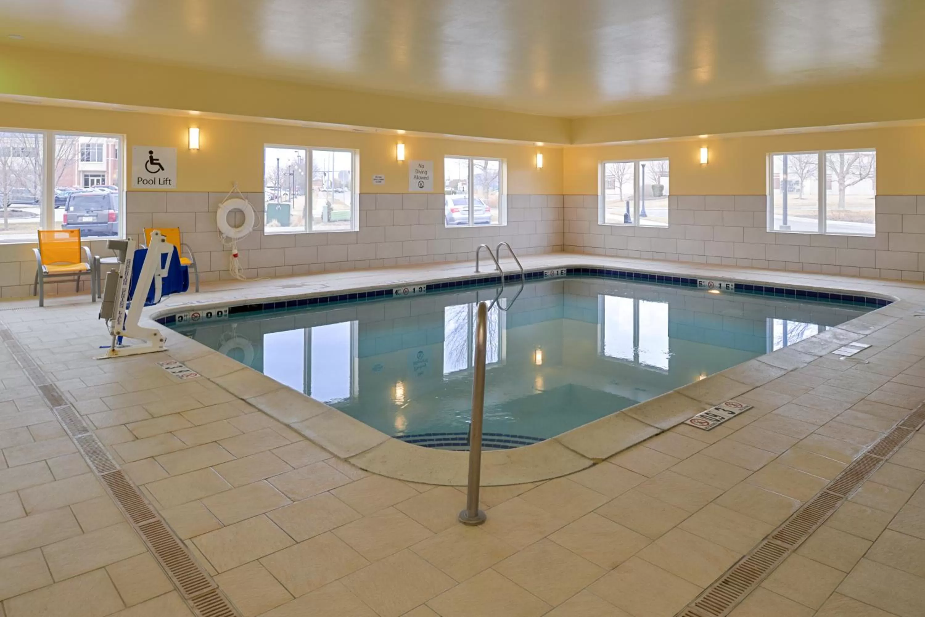 Swimming pool in Holiday Inn Express Hotel & Suites Omaha West by IHG