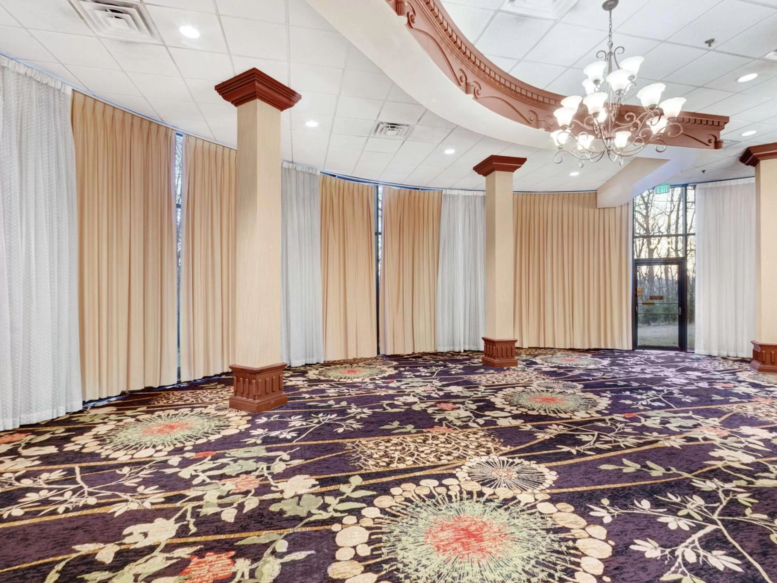 Meeting/conference room in DoubleTree by Hilton Charlottesville