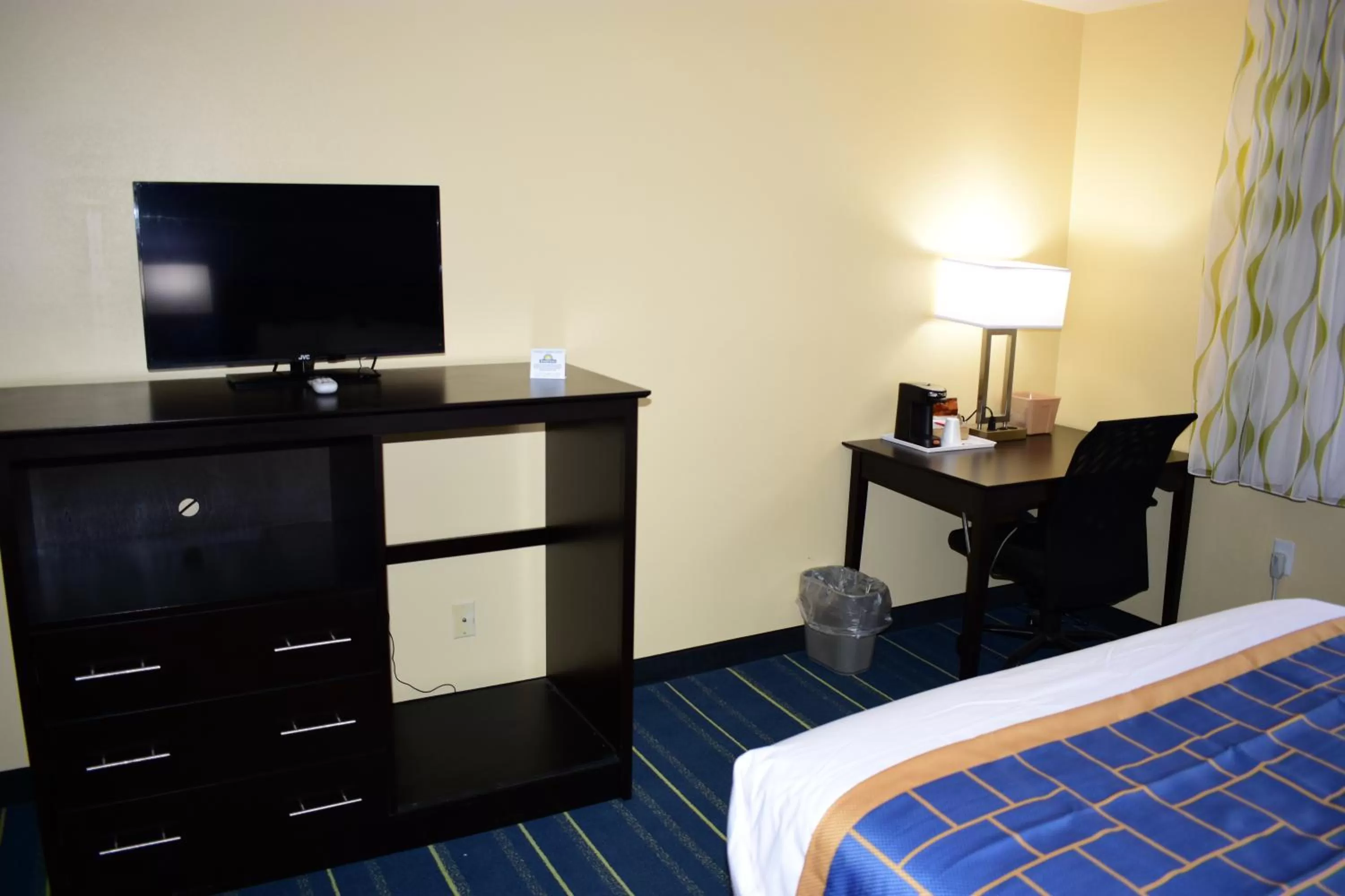 Bed in Days Inn by Wyndham Augusta