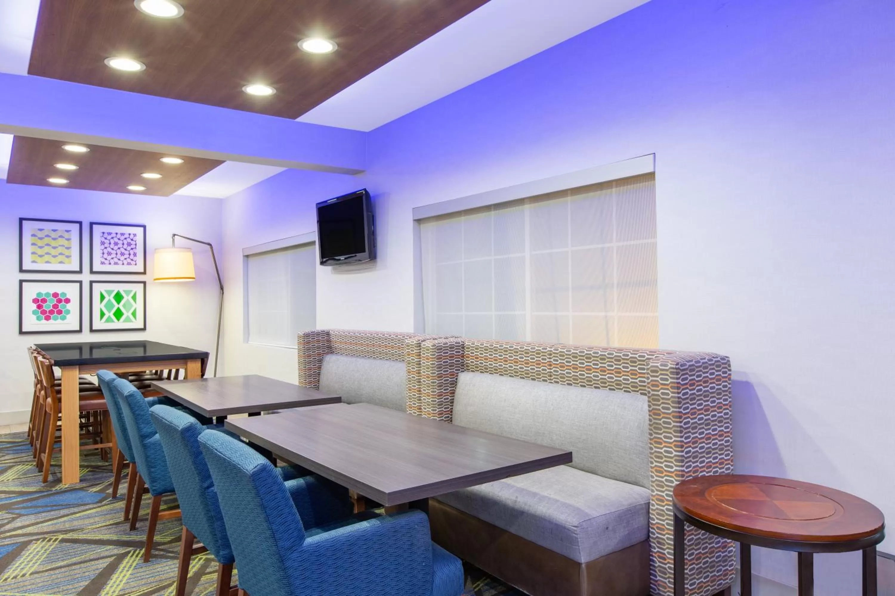 Breakfast in Holiday Inn Express Hotel & Suites Bishop by IHG