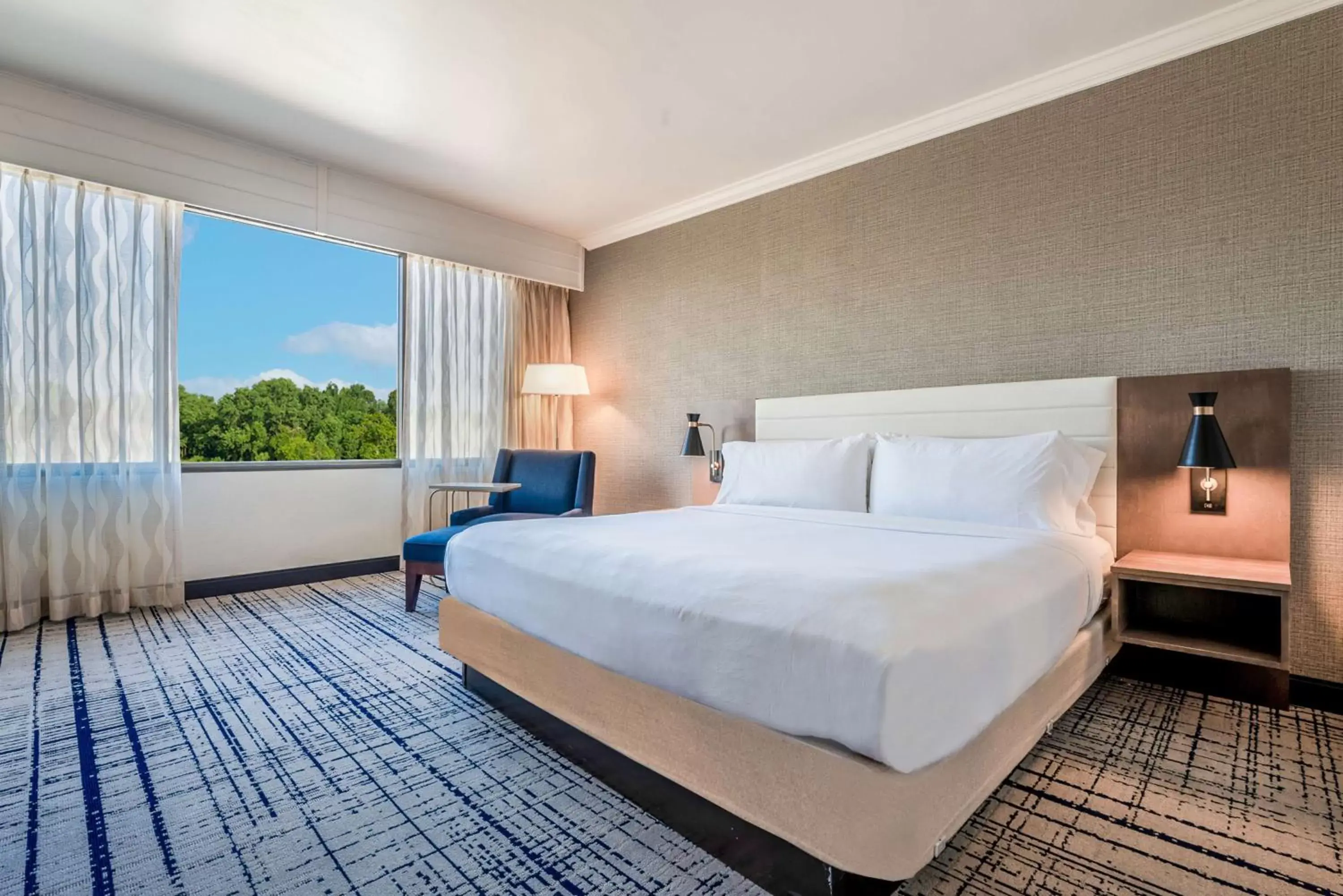 Two-Room Suite with One King Bed and Sofa Bed in DoubleTree by Hilton South Charlotte Tyvola Two-Room Suite with One King Bed and Sofa Bed in DoubleTree by Hilton South Charlotte Tyvola