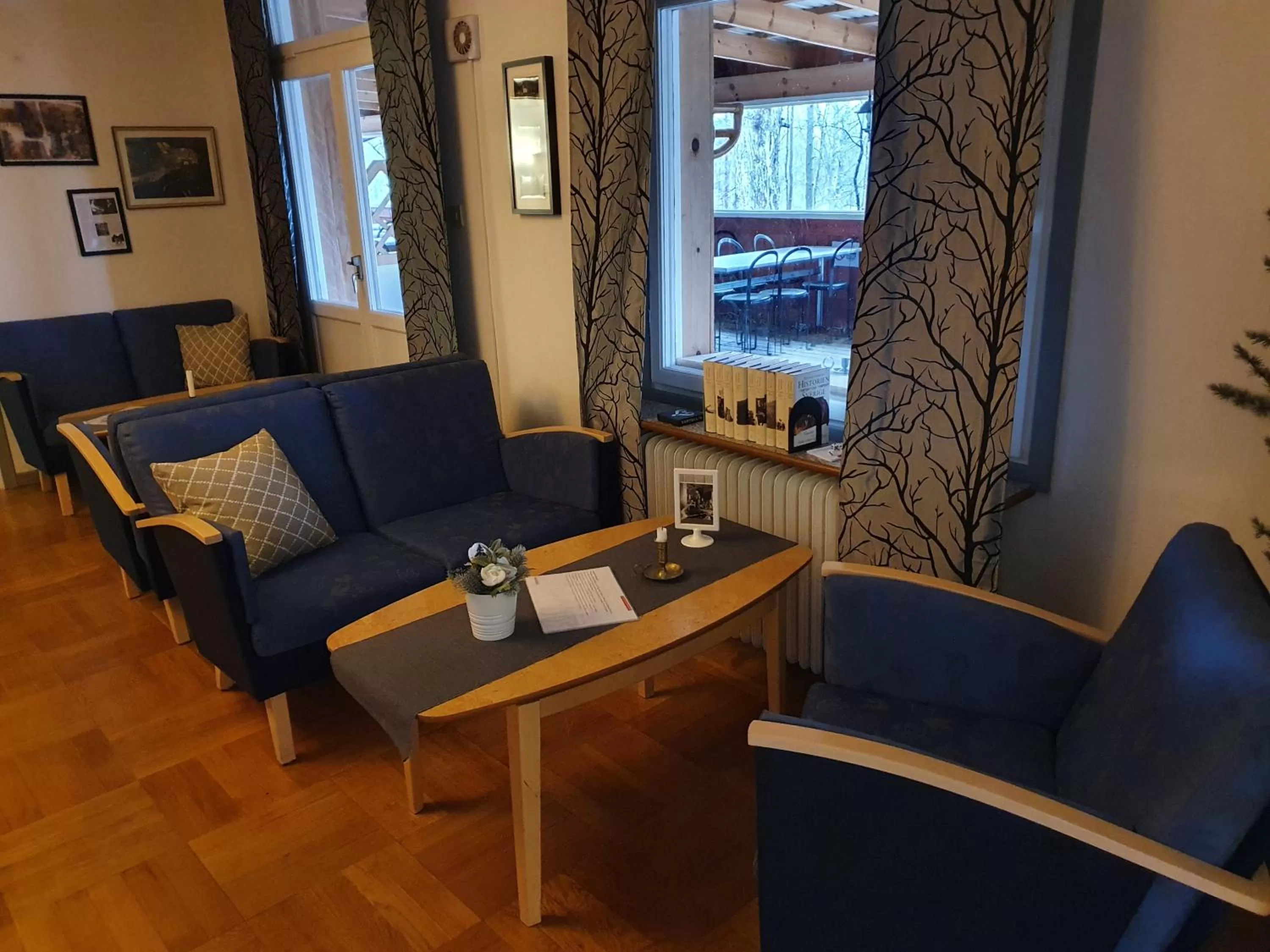 Communal lounge/ TV room in Brukshotellet Skinnsberg