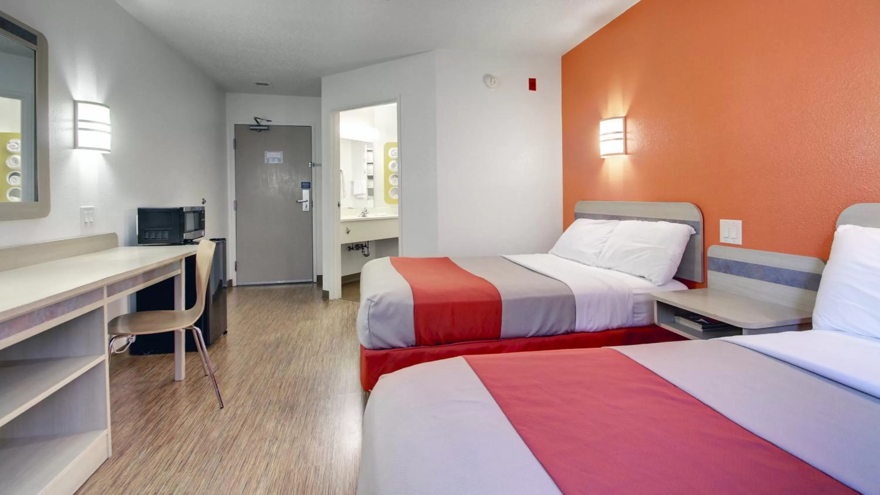 Bedroom, Bed in Motel 6-Springfield, IL I-55 I-72