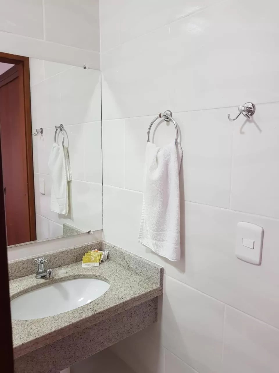 Bathroom in Beach House Floripa - Sunset