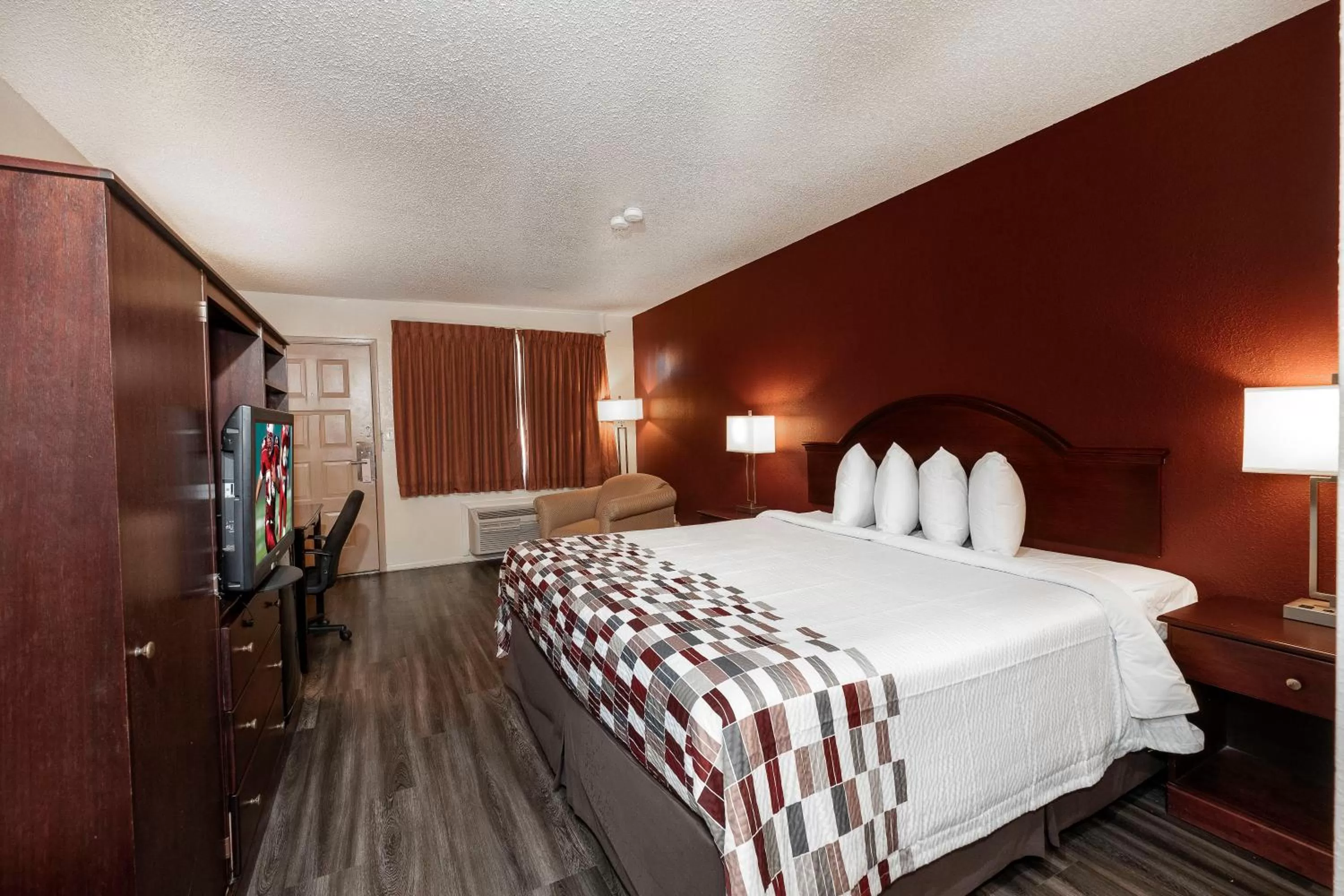 Deluxe Room with Two Double Beds Disability Access Non-Smoking in Red Roof Inn Childress