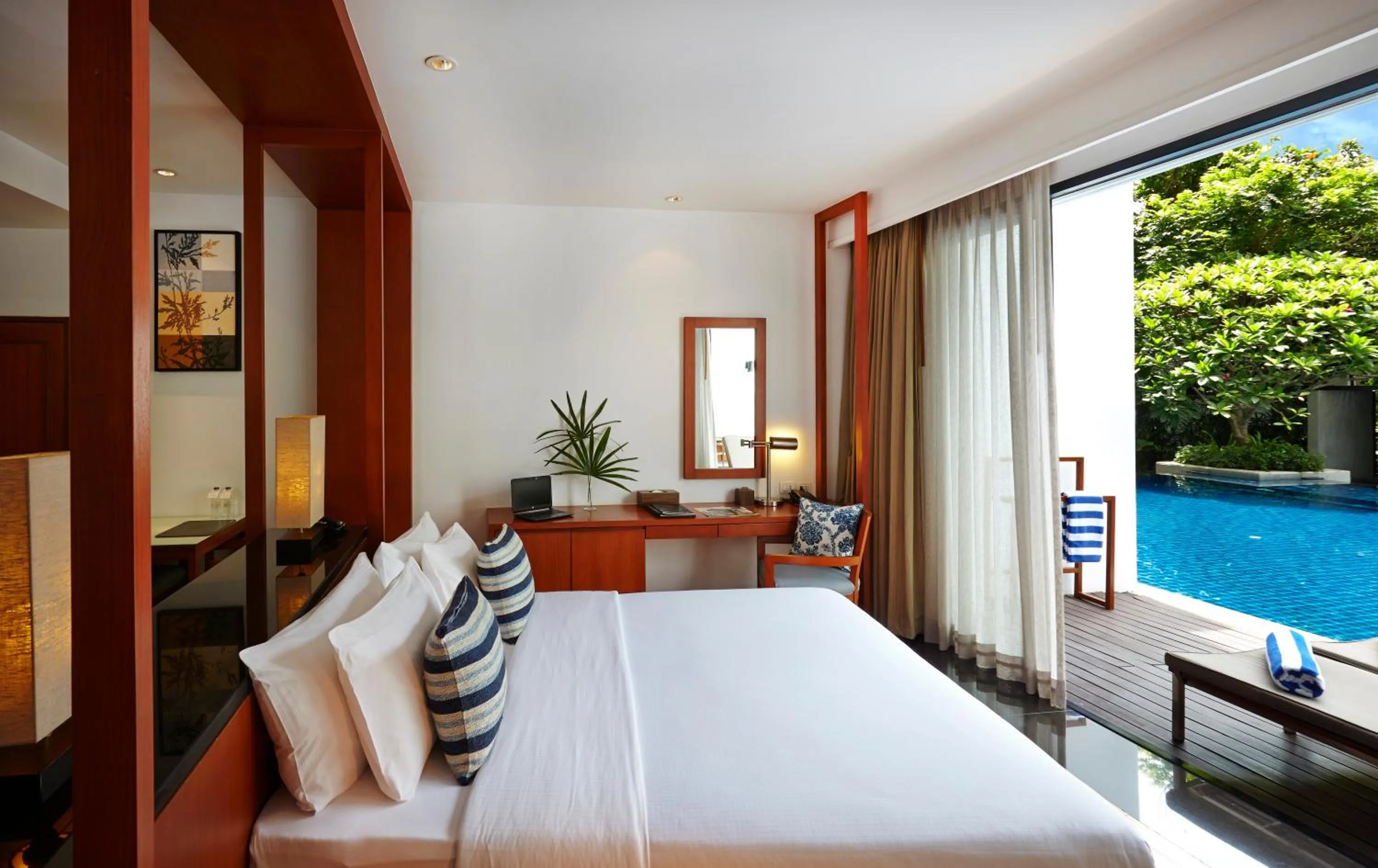 Pool view, Bed in Woodlands Suites Serviced Residences