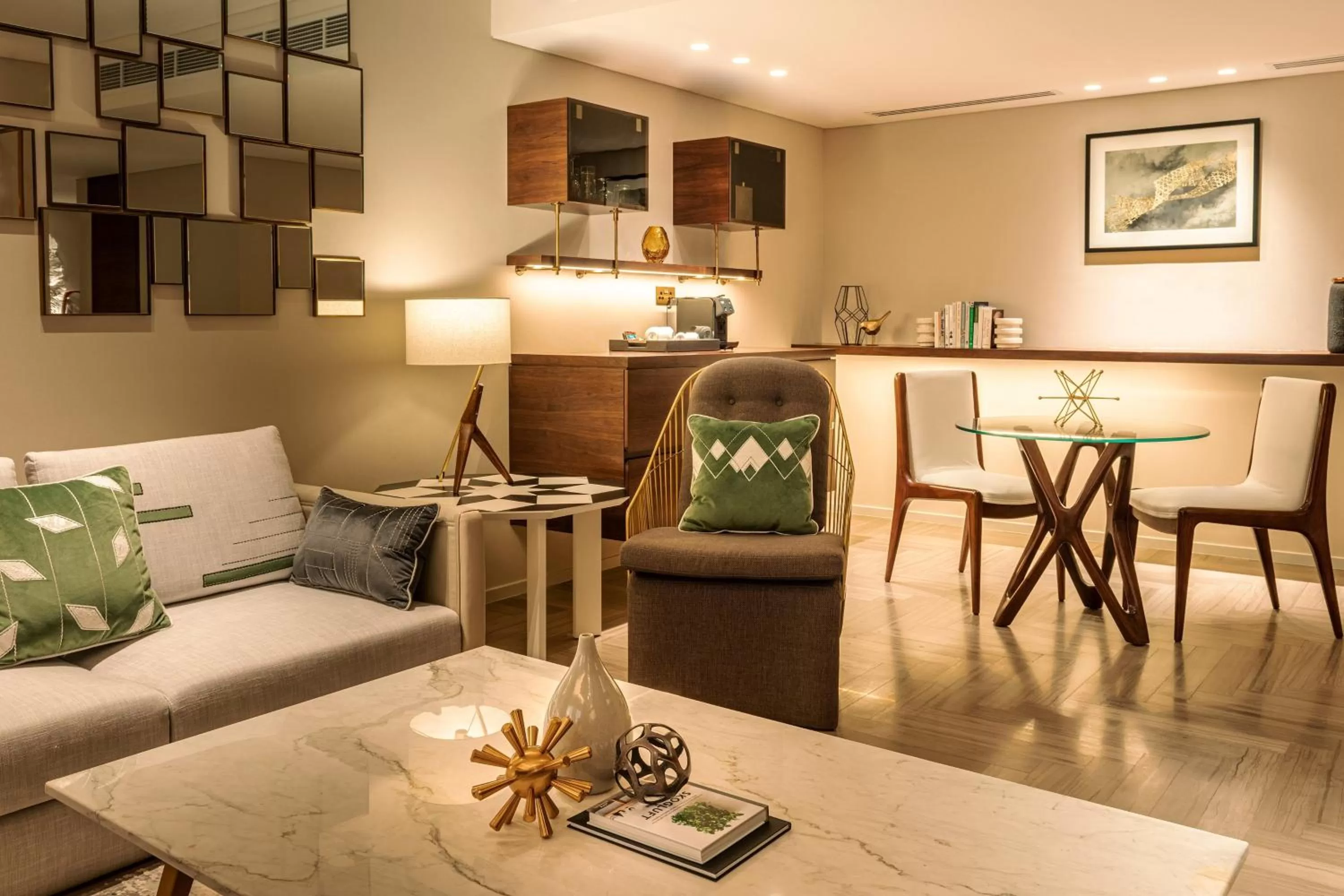 Lounge or bar in Le Méridien Dubai Hotel & Conference Centre