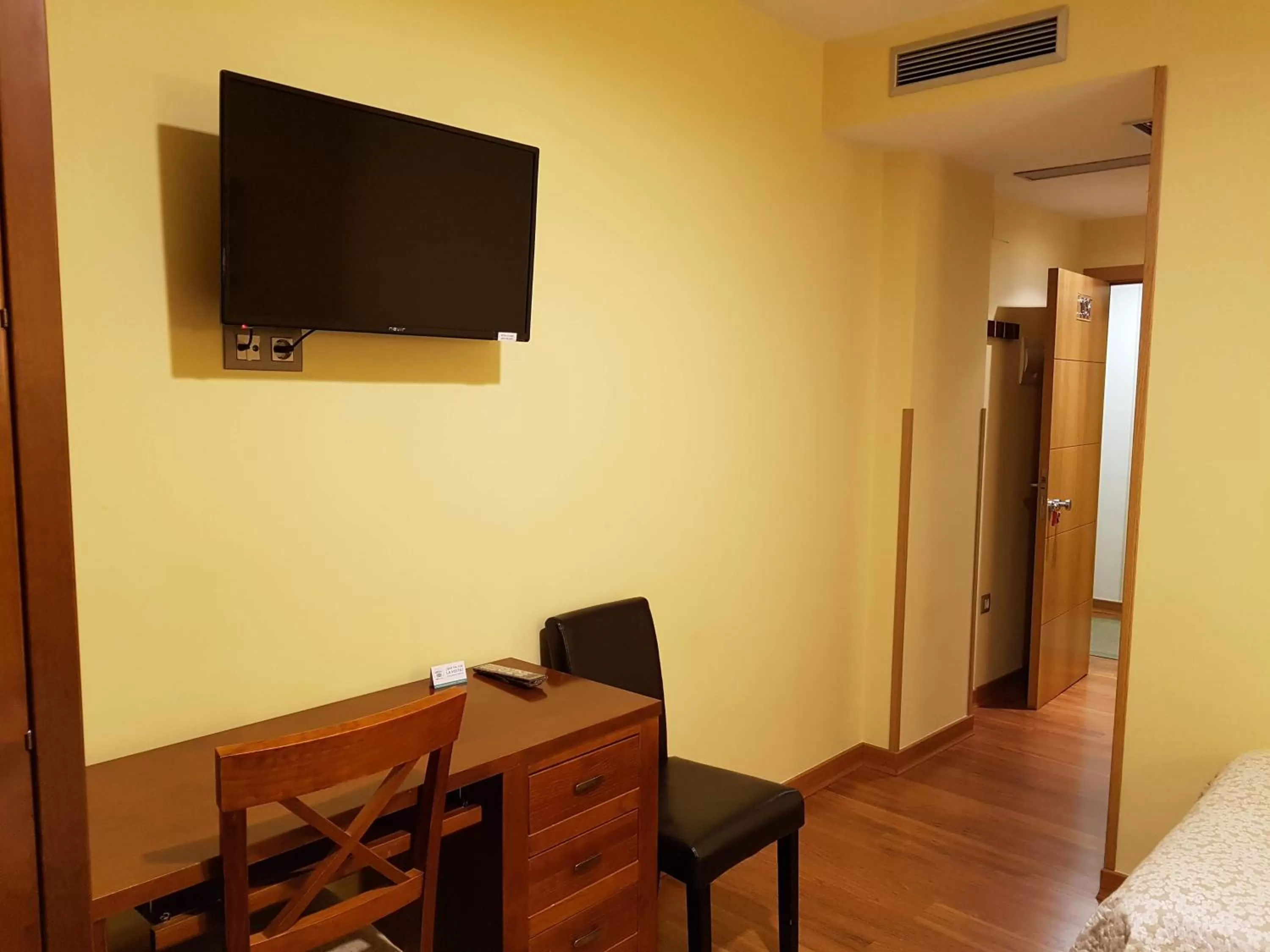 Bedroom in Hotel Reina Isabel