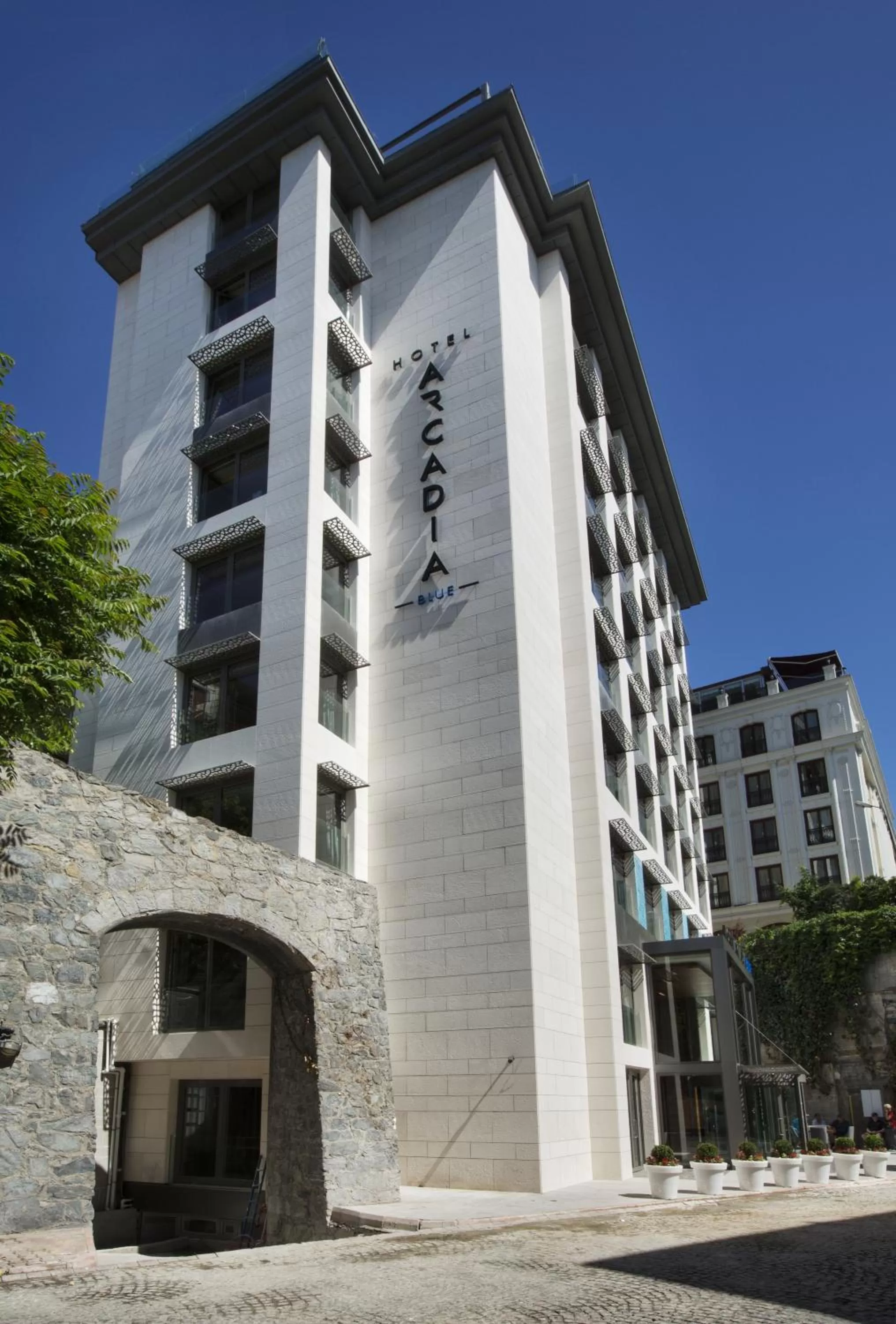 Facade/entrance in Hotel Arcadia Blue Istanbul