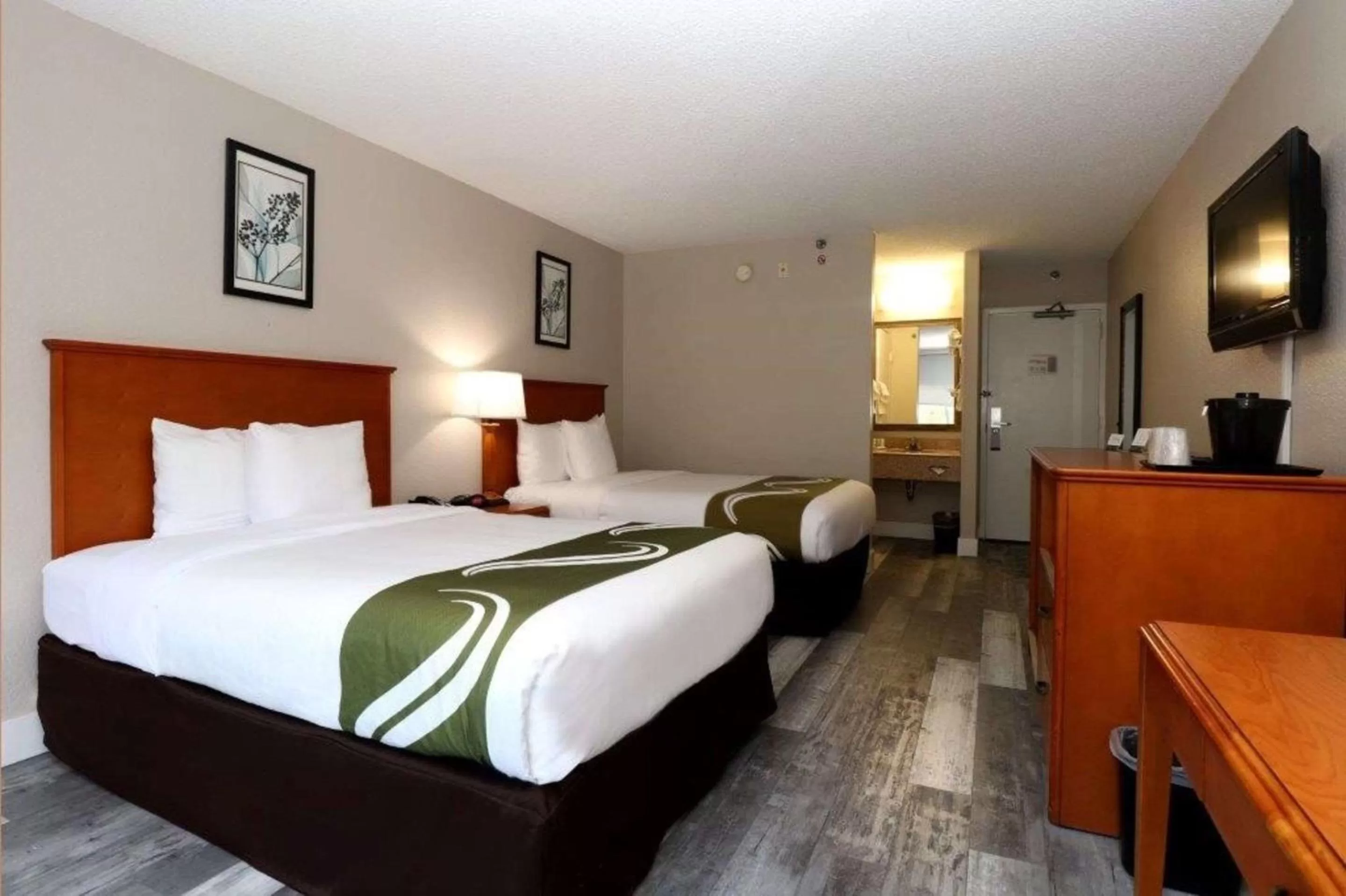 Photo of the whole room, Bed in Quality Inn Miami Airport - Doral