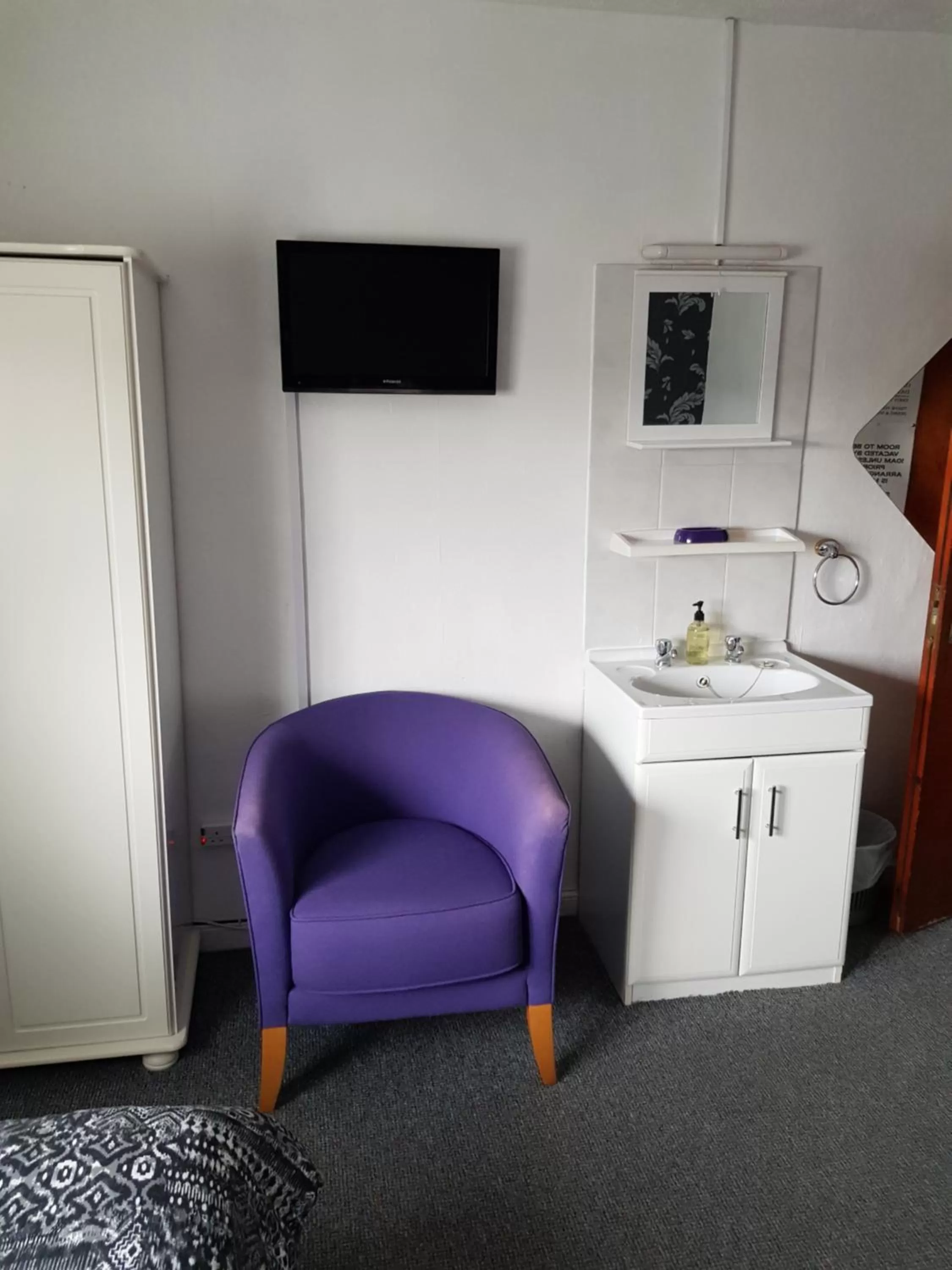 Bedroom in Sunnyside Hotel