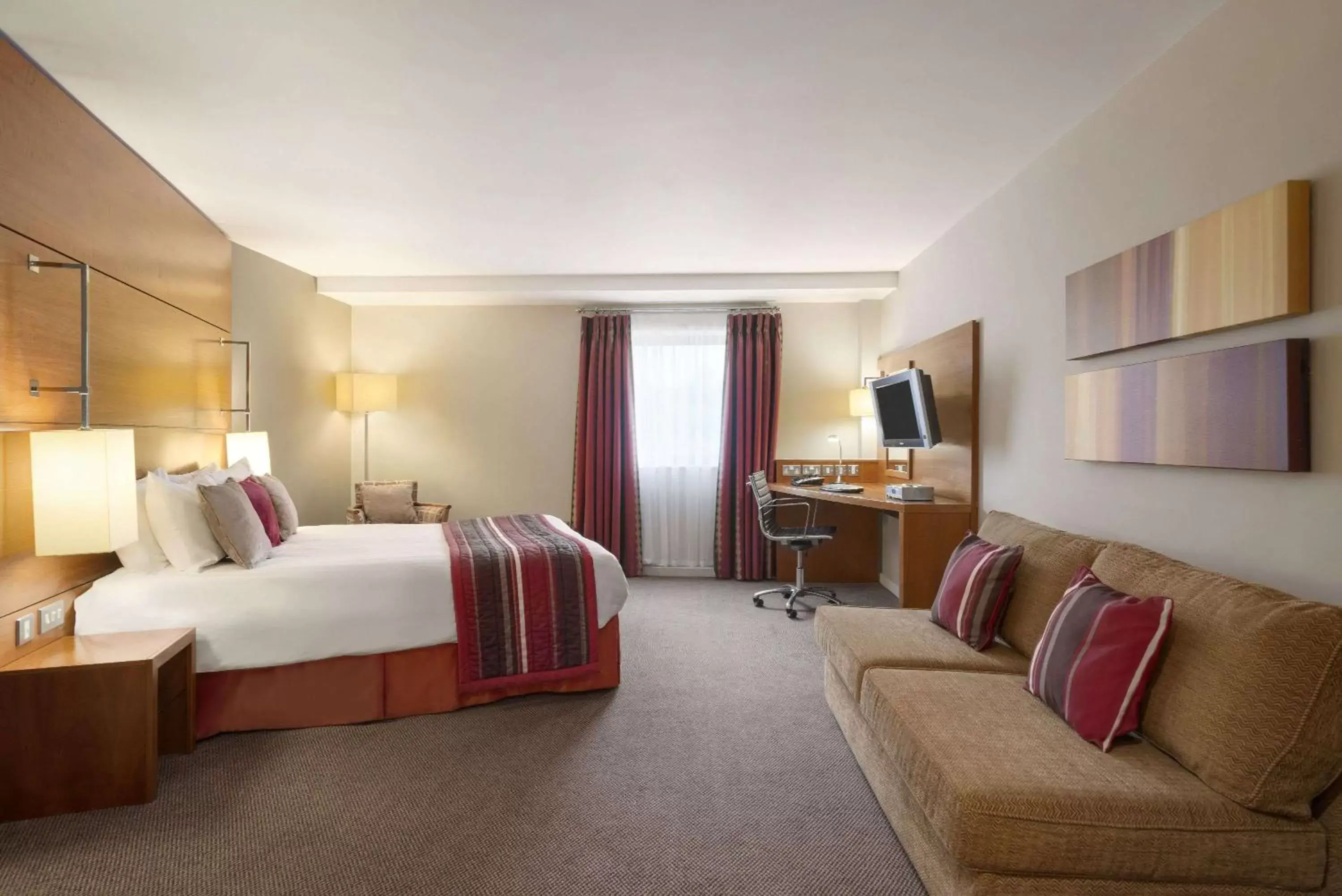 Executive Double Room - Non-Smoking in Ramada Plaza Wrexham Executive Double Room - Non-Smoking in Ramada Plaza Wrexham