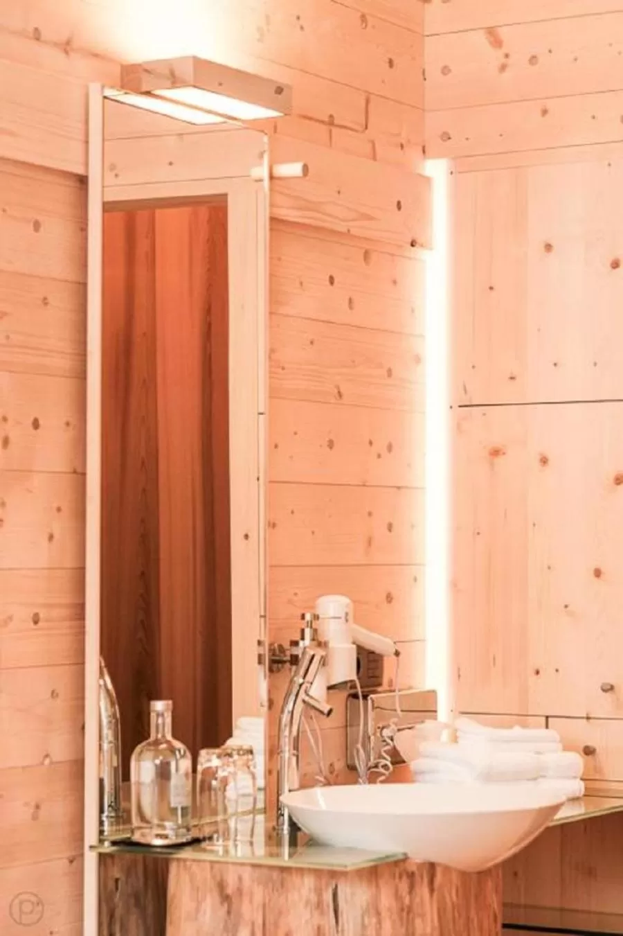 Bedroom, Bathroom in Sleepwood Hotel