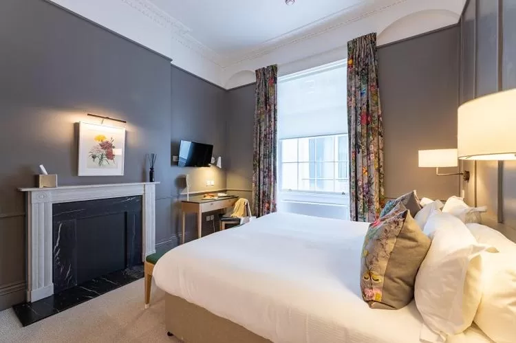 TV and multimedia, Bed in The Goodenough Hotel London