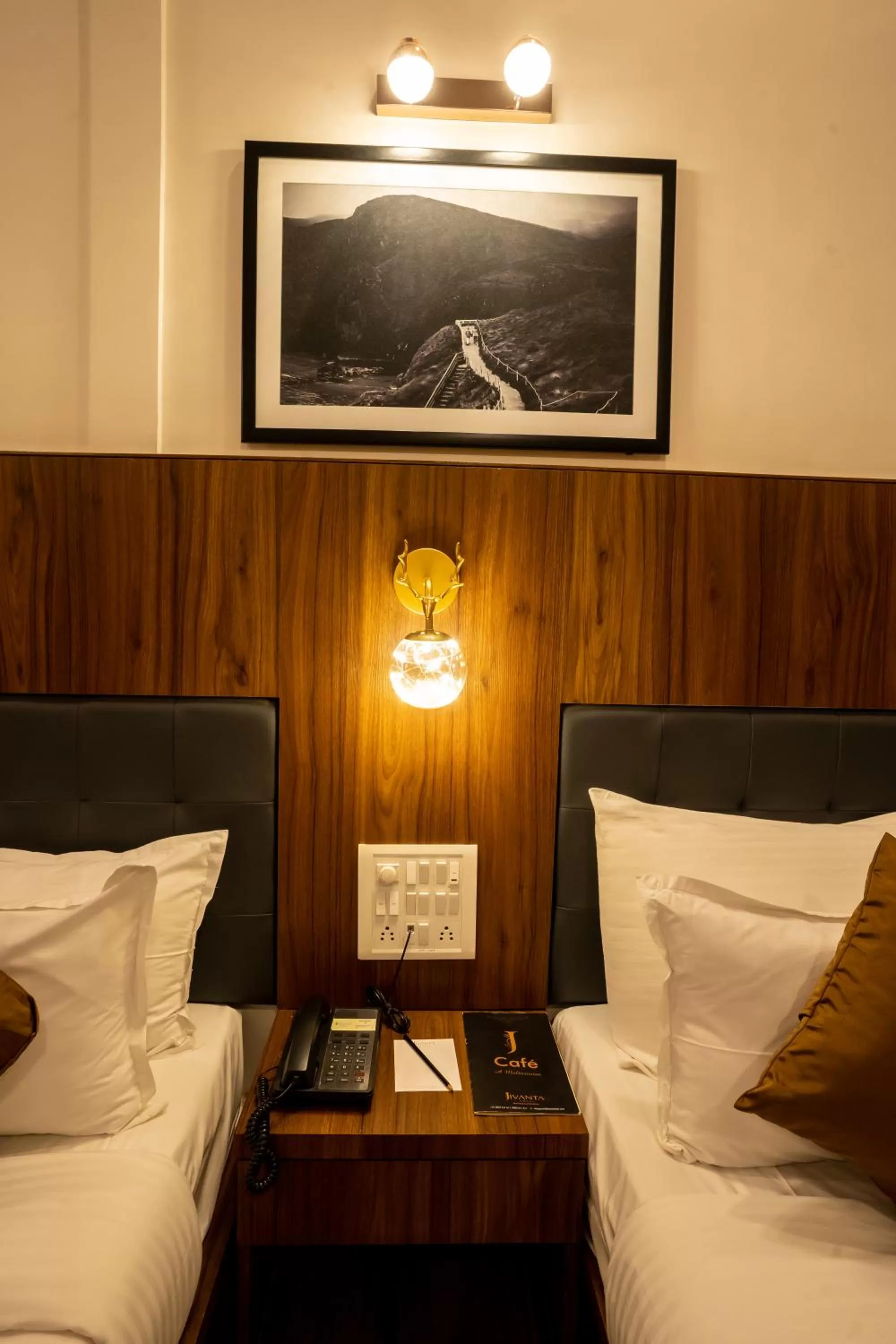 Bedroom, Bed in Jivanta Mahabaleshwar