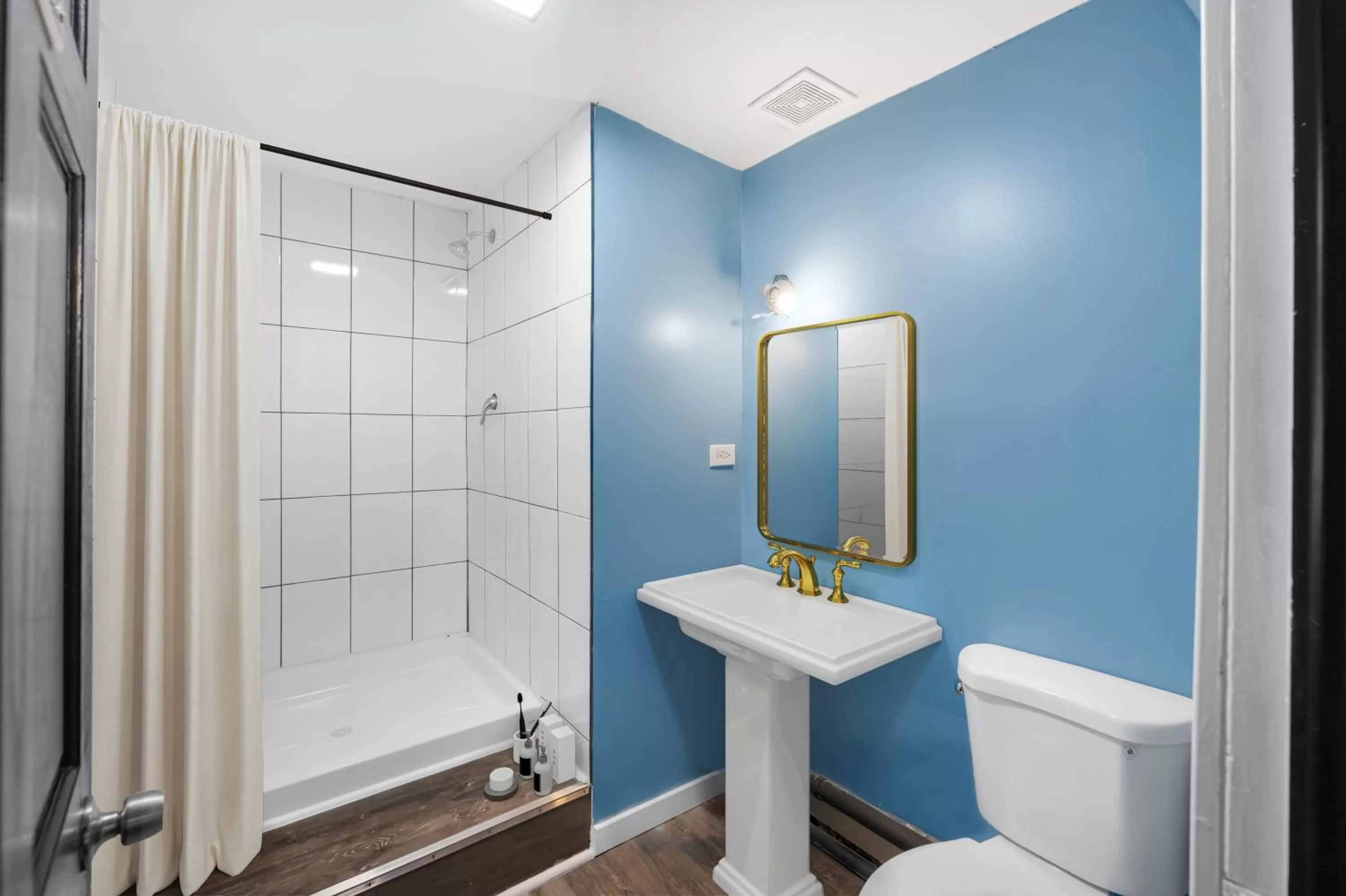 Bathroom in Randolph Hotel