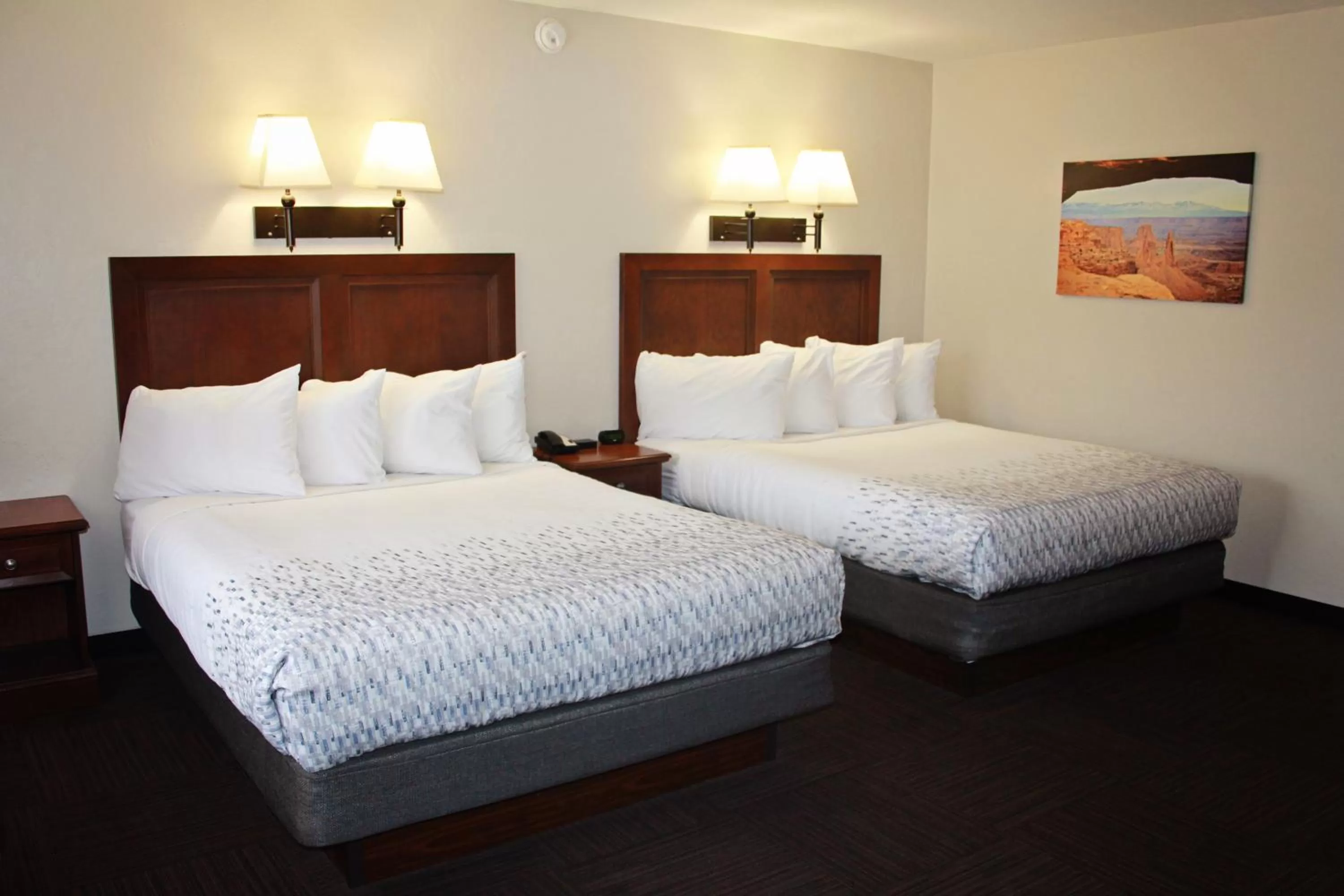 Bedroom, Bed in Bowen Motel