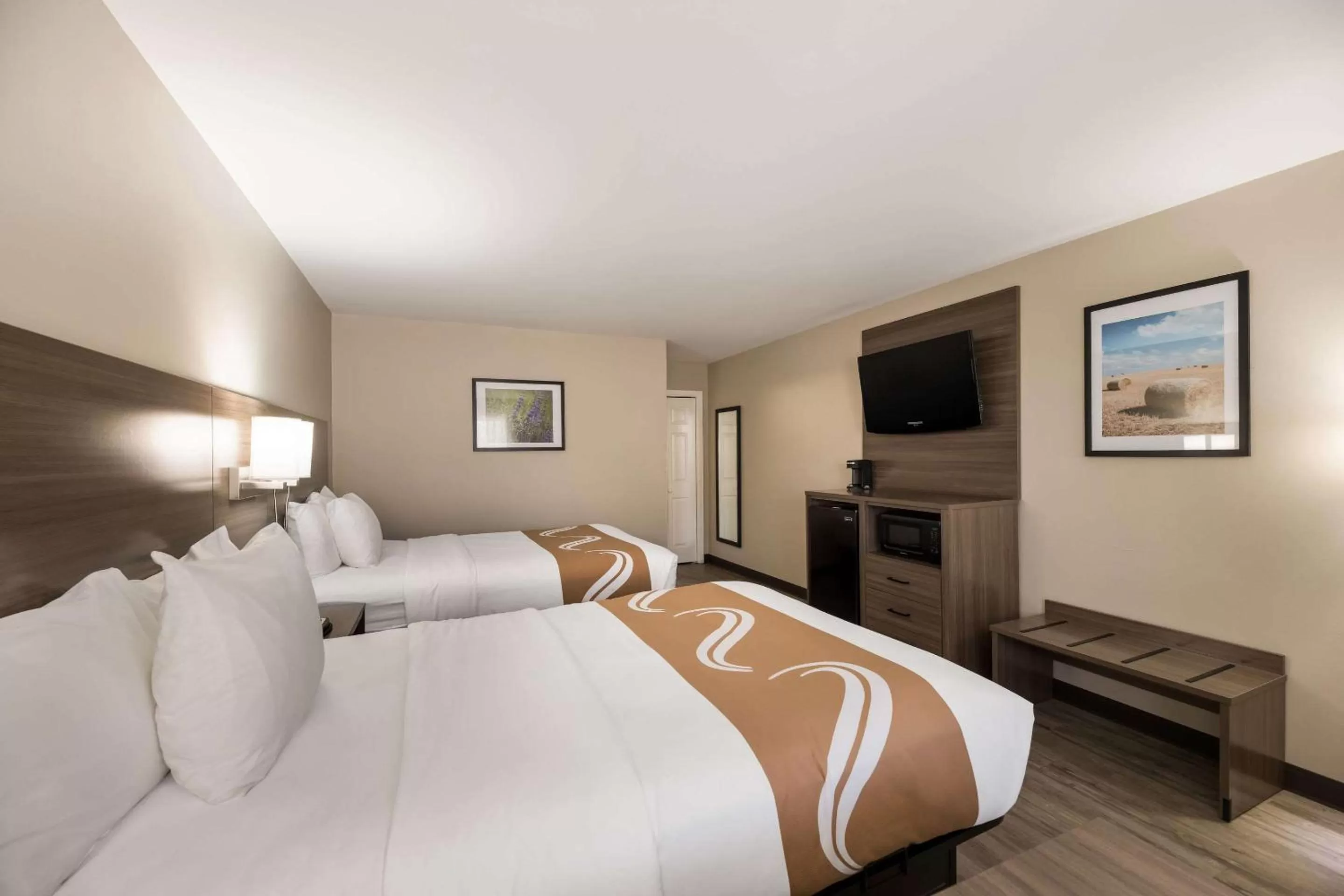 Bedroom, Bed in Quality Inn