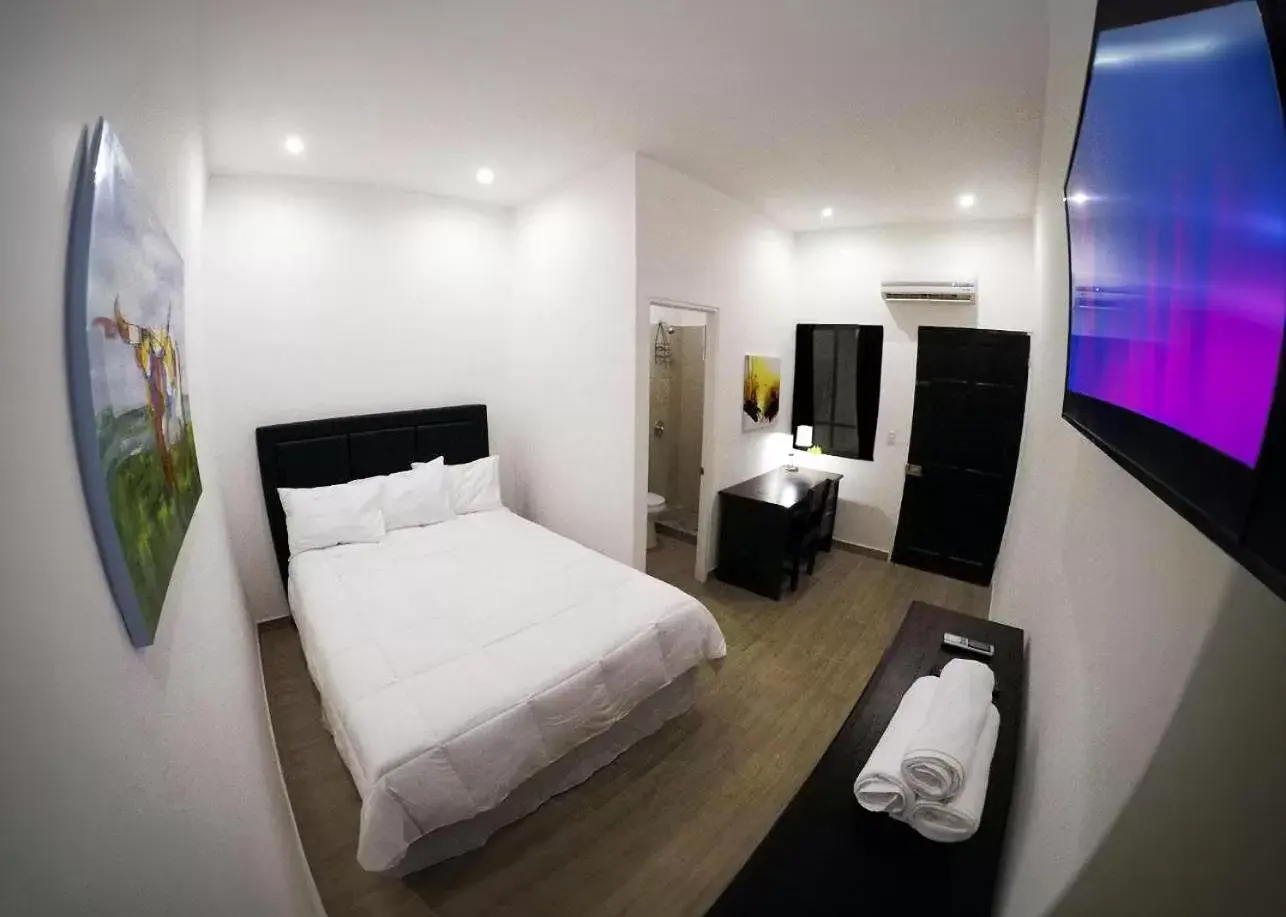 Queen Room in Surf Ranch Tamarindo Queen Room in Surf Ranch Tamarindo