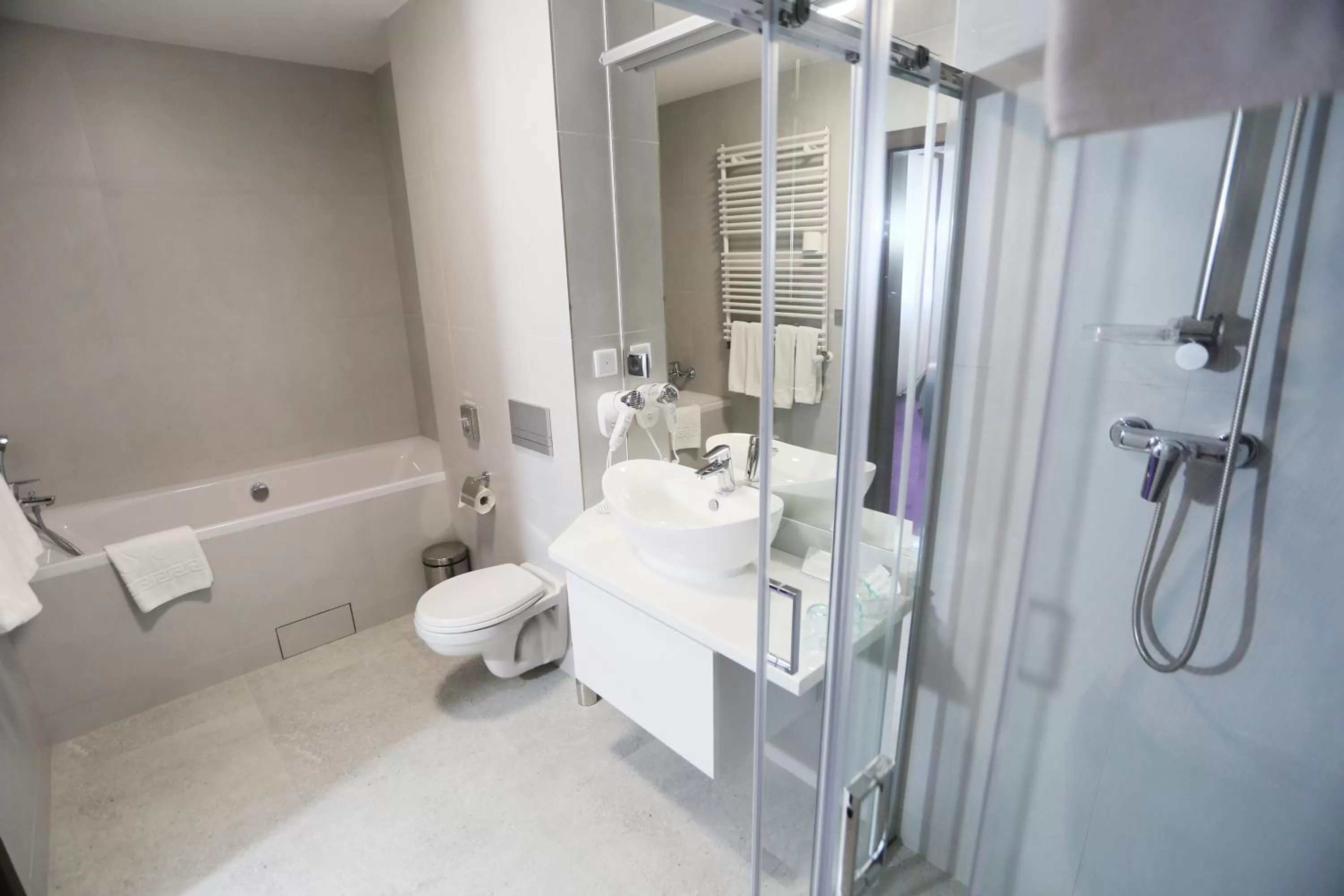 Shower in Best Western Plus Hotel Olsztyn Old Town