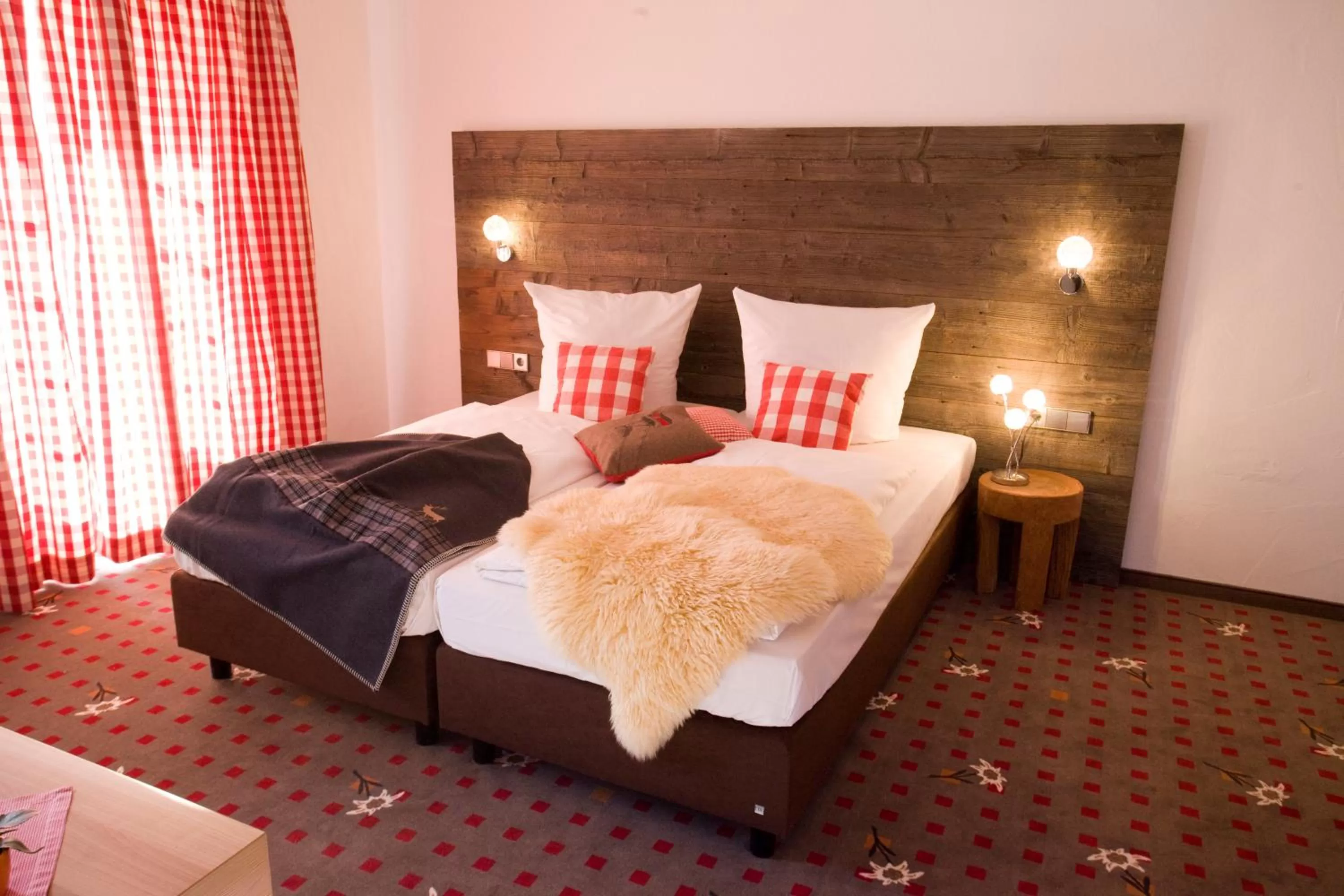 Photo of the whole room, Room Photo in Alpin Lifestyle Hotel Löwen & Strauss