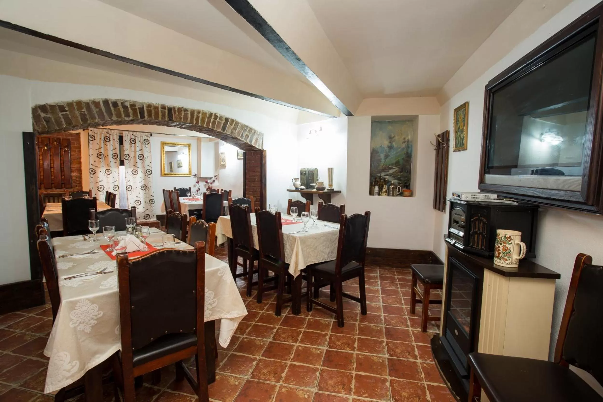 Restaurant/Places to Eat in Cazare Turn Sebes