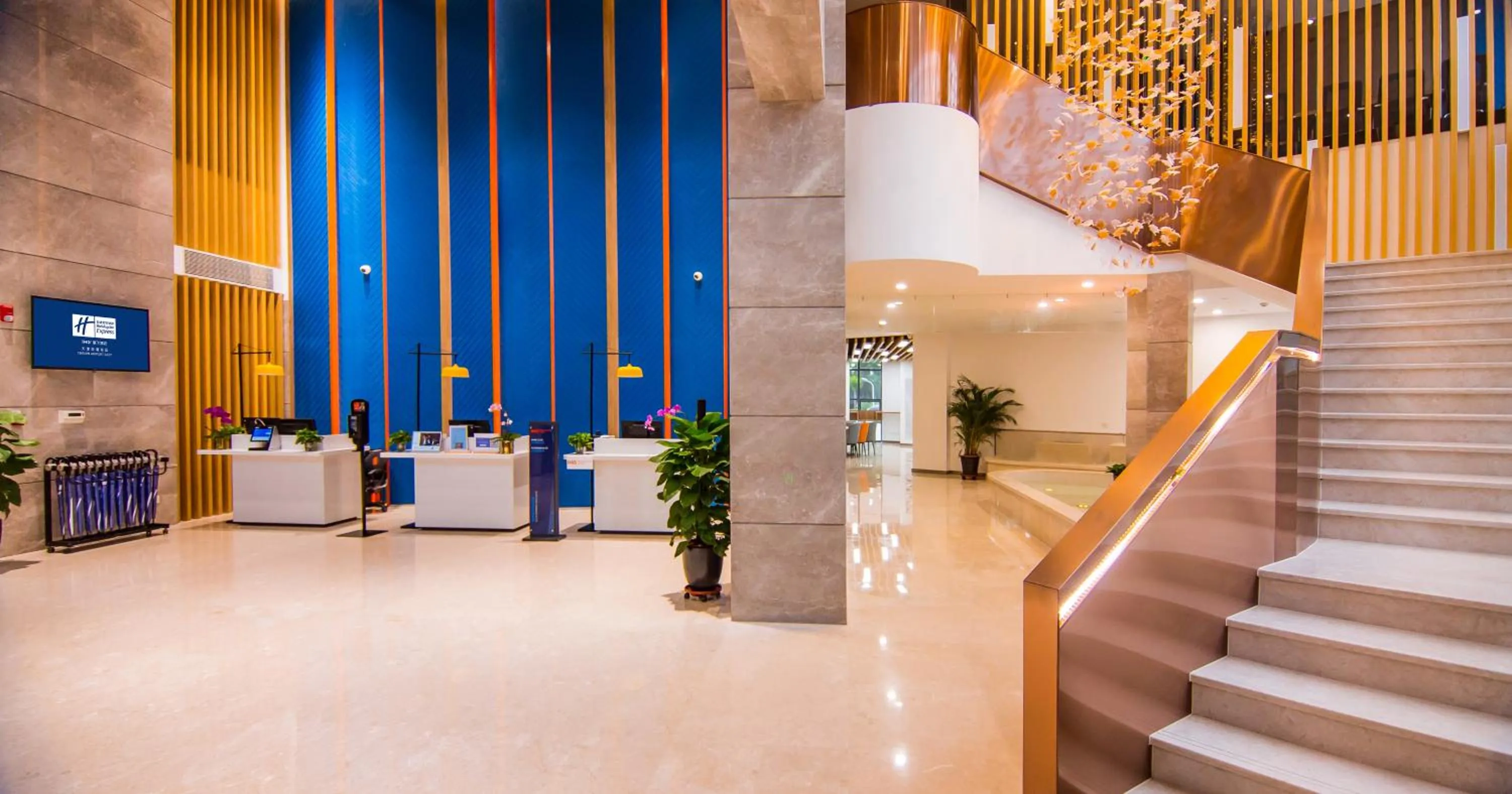 Lobby or reception in Holiday Inn Express Tianjin Airport East by IHG