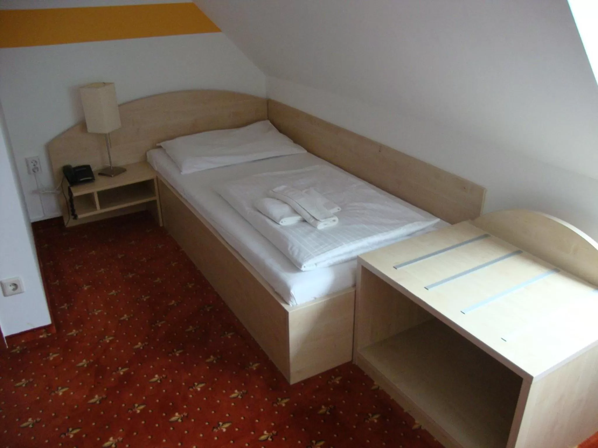 Bed in Lenas Donau Hotel