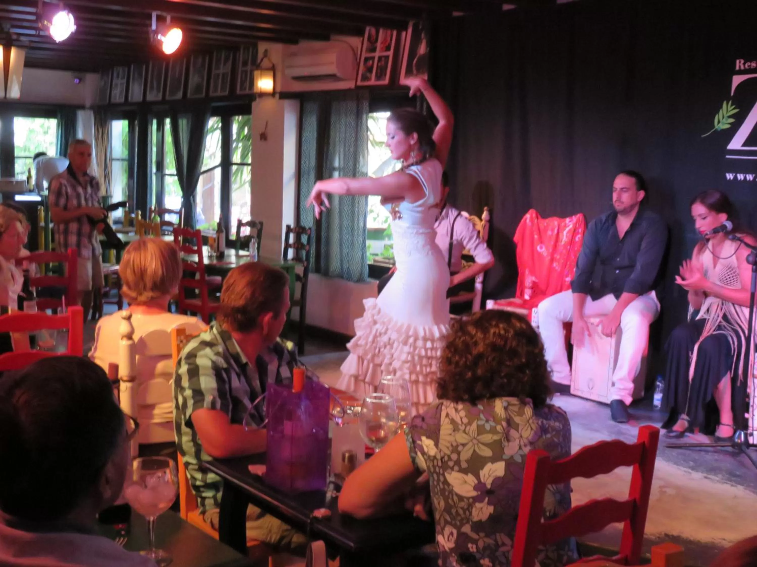 Evening entertainment in Chalet Trolio bed & breakfast