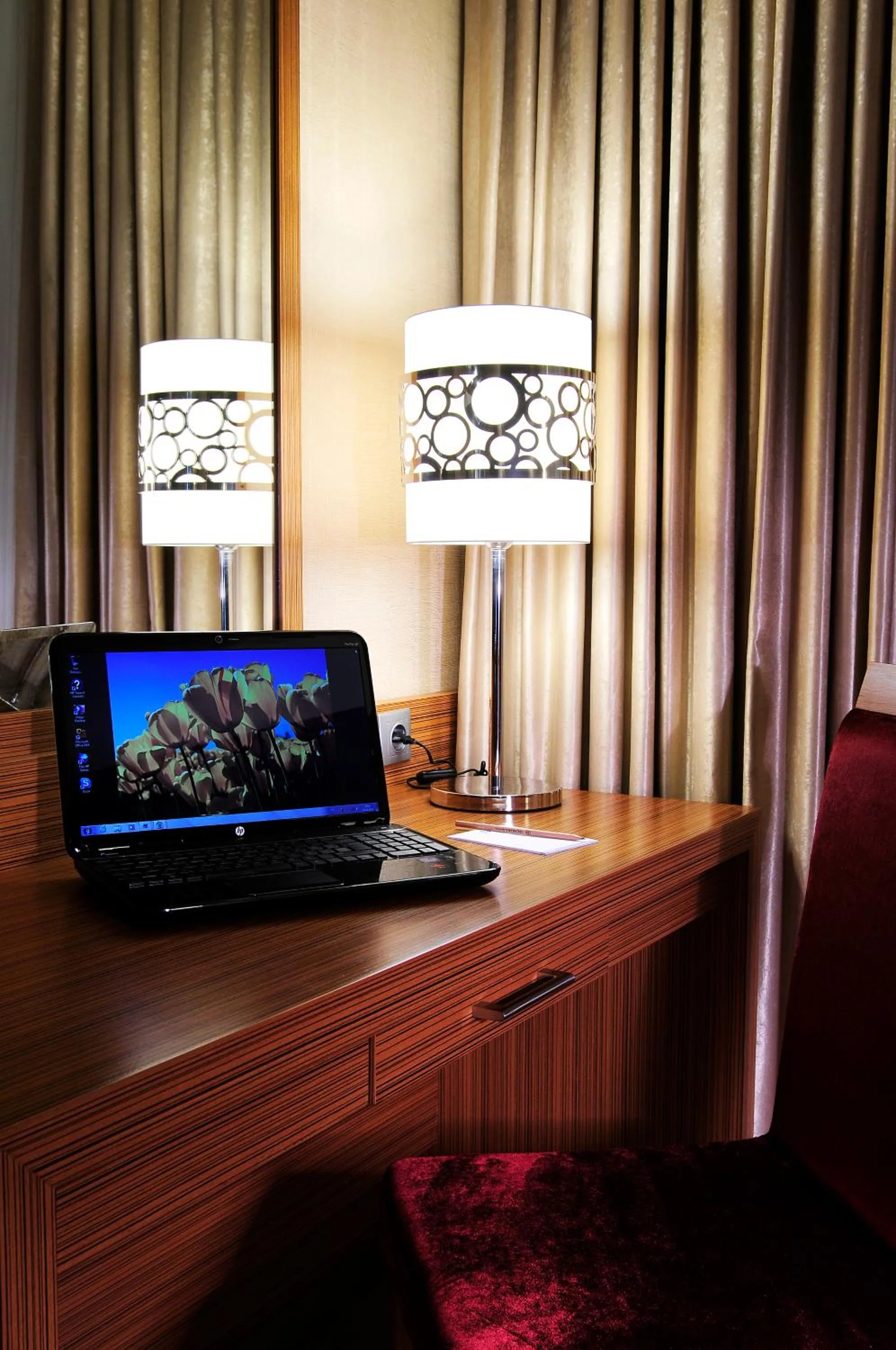 Seating area in Demora Hotel