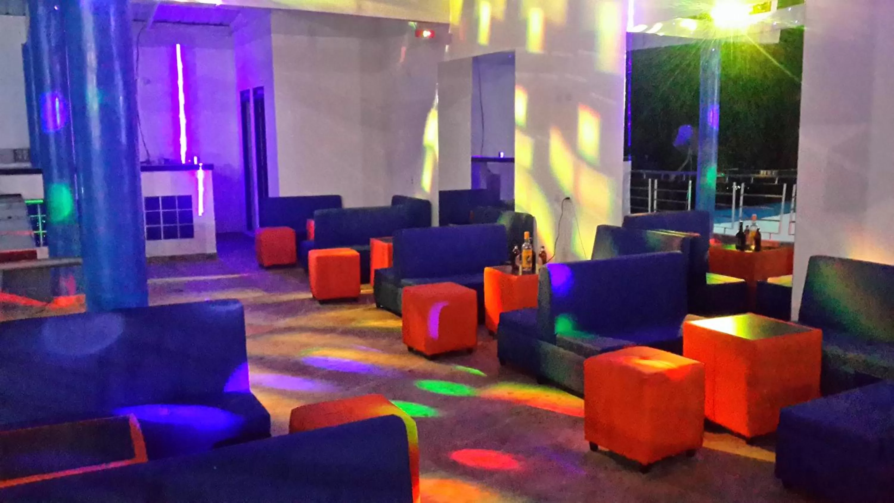 Lounge/Bar in Tropical Resort Tocaima