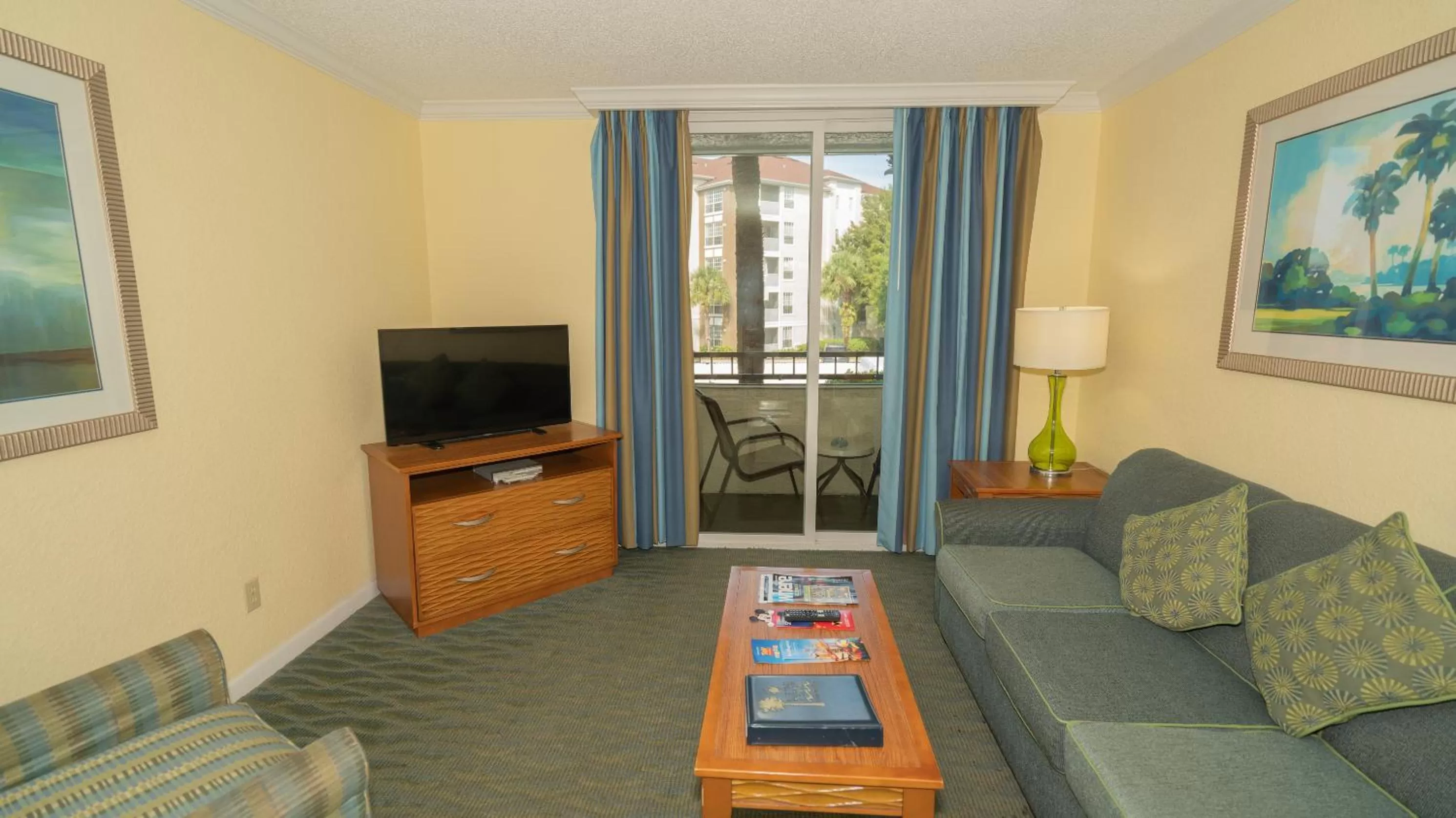 Living room in Blue Tree Resort at Lake Buena Vista