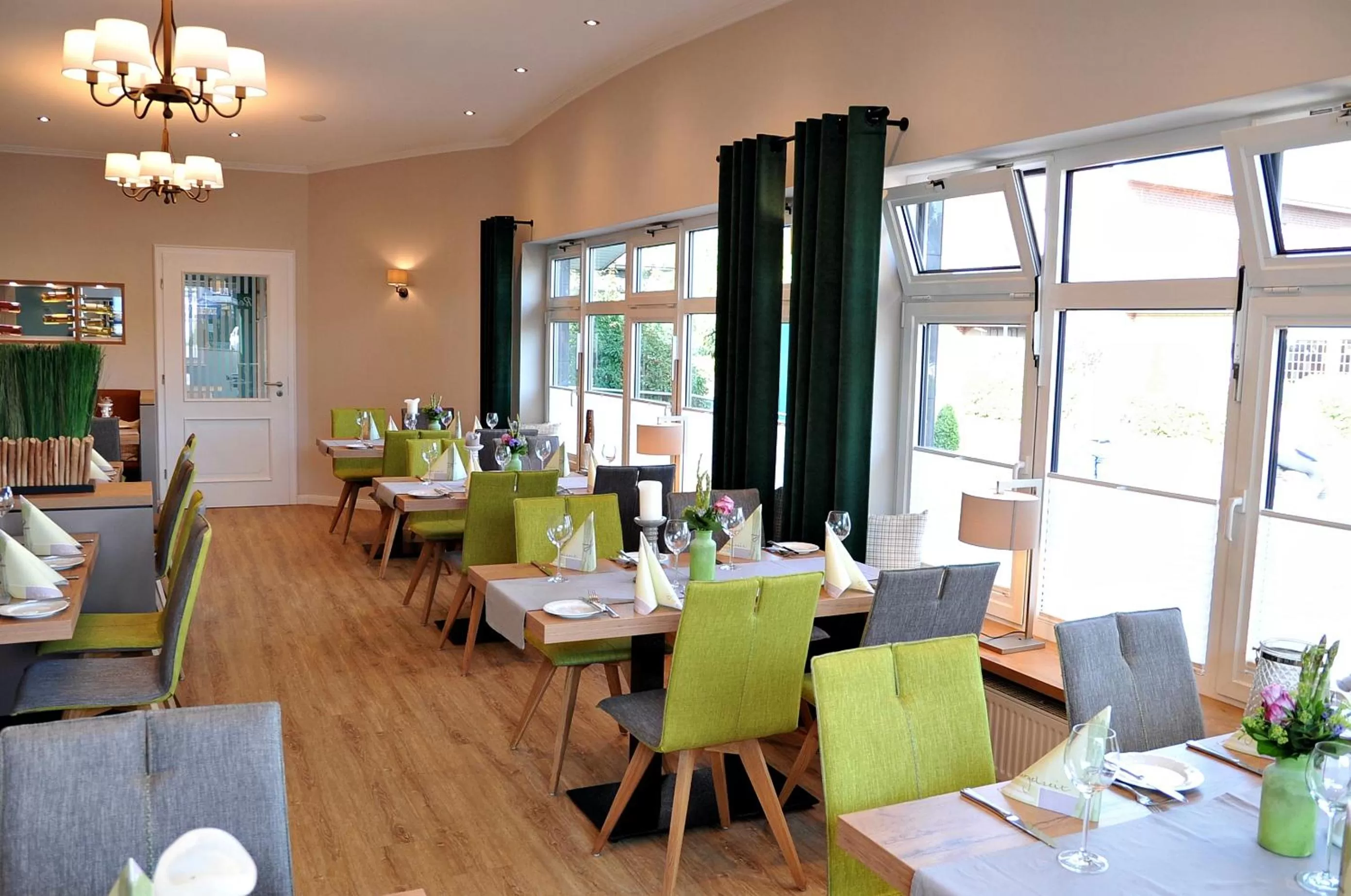 Restaurant/places to eat in Hotel Restaurant Bürgerklause Tapken