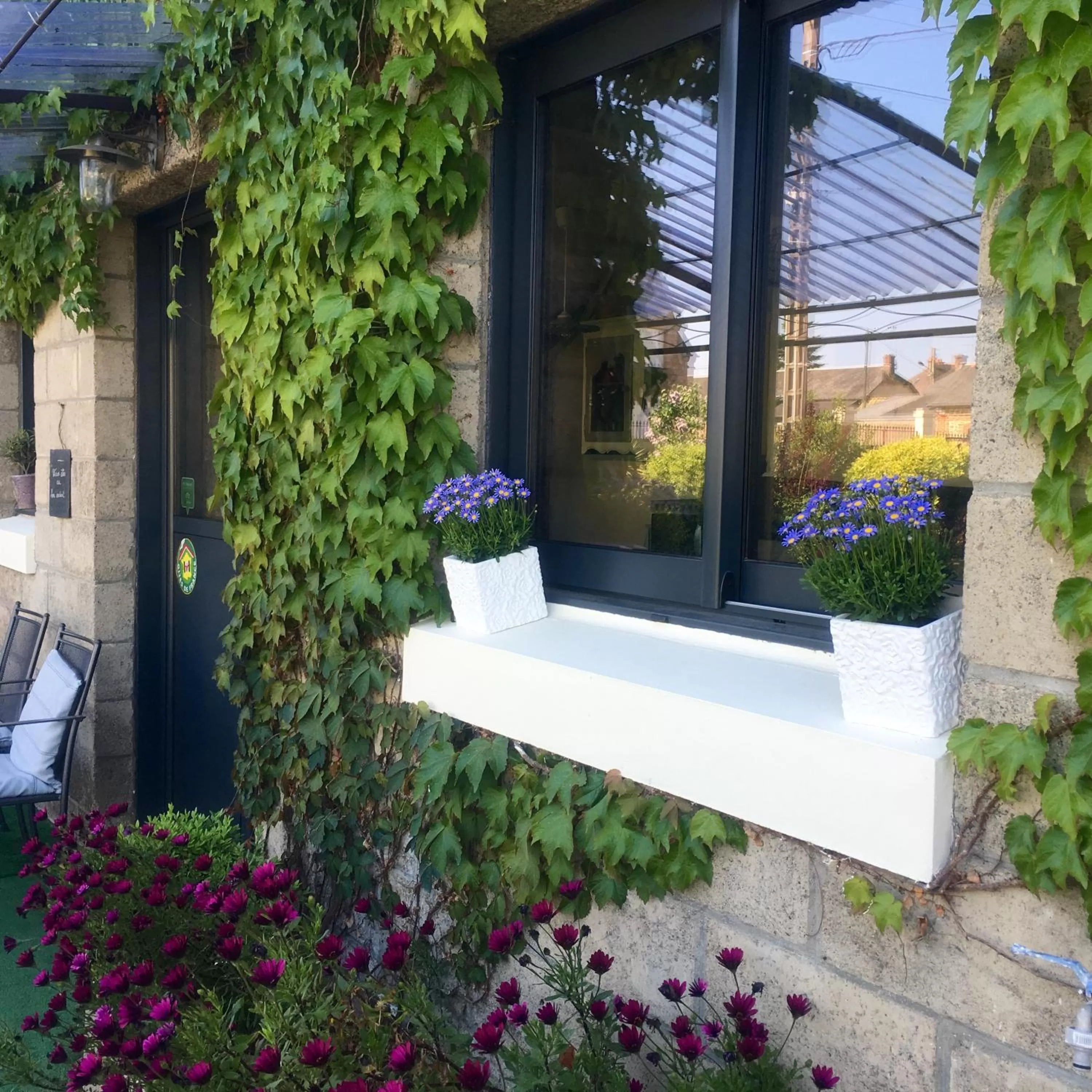 Property building in Le Grenier du Jardin