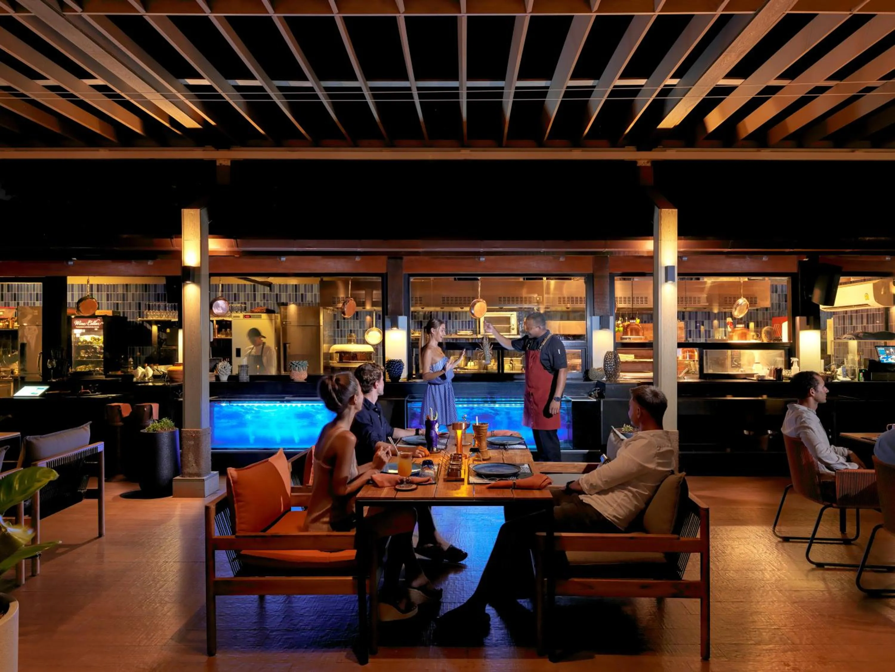 Restaurant/places to eat in Avista Hideaway Phuket Patong - MGallery