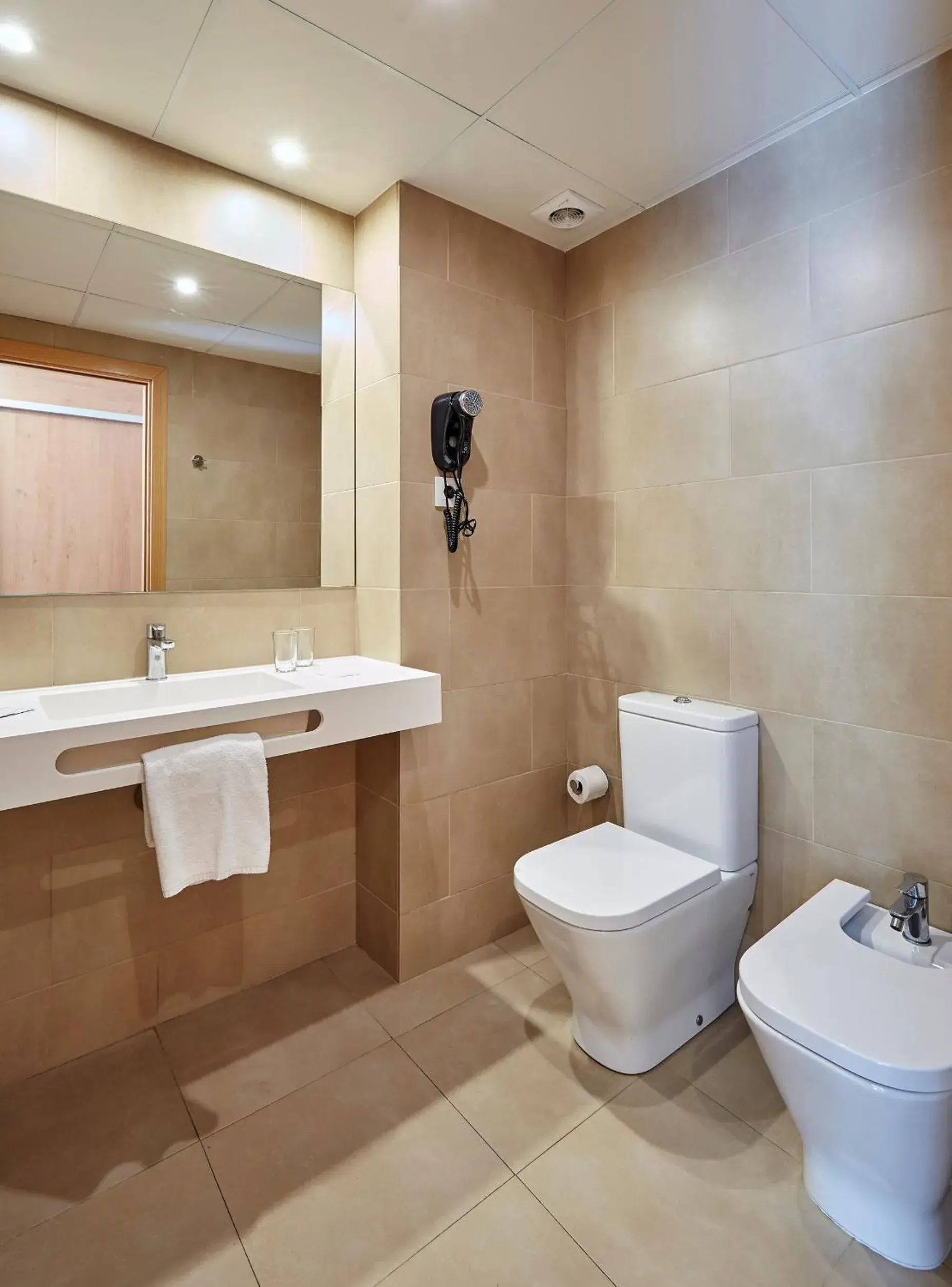 Double Room in Hotel Surf Mar Double Room in Hotel Surf Mar