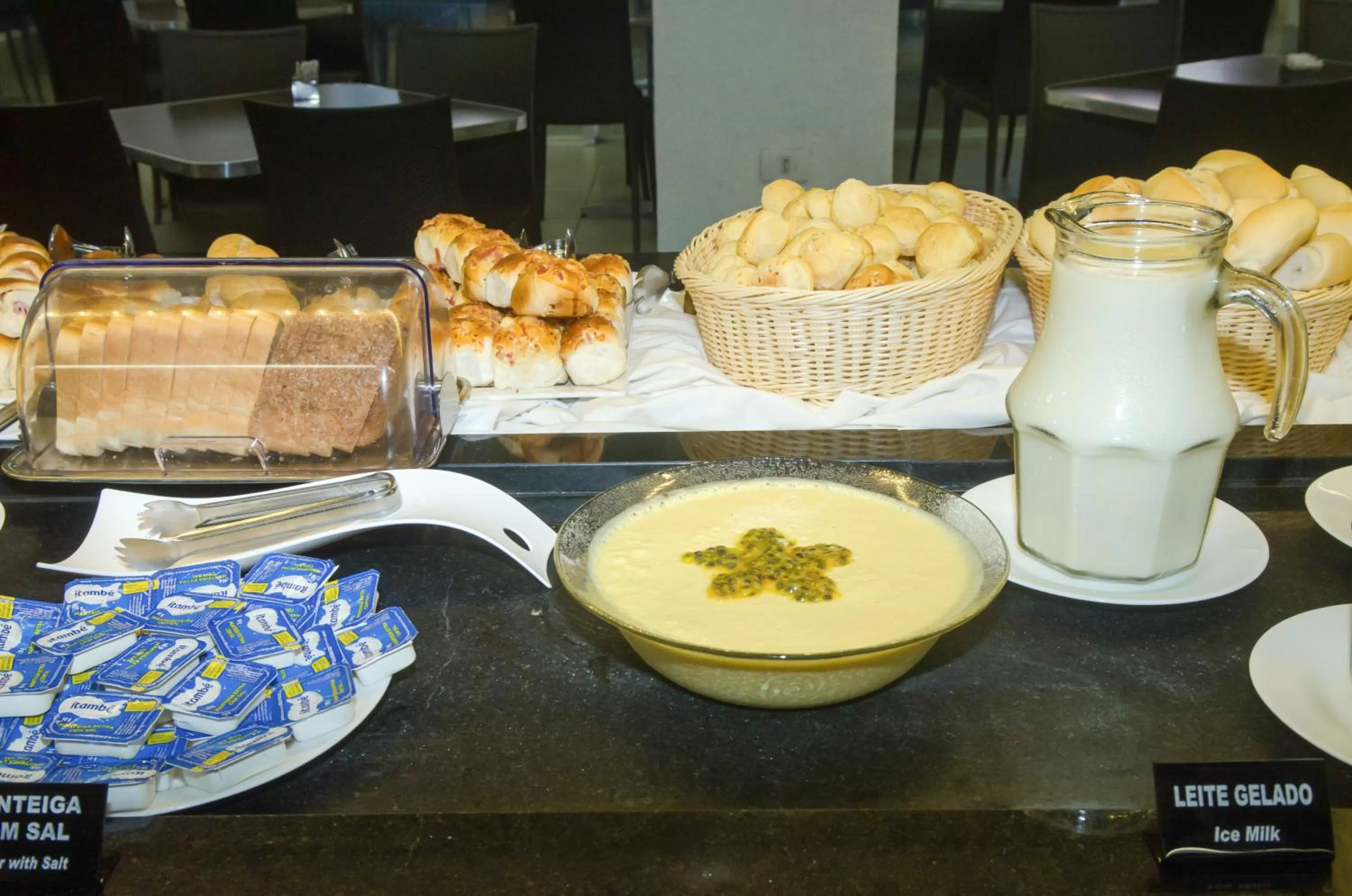 Buffet breakfast in Stop Inn Antonio Carlos