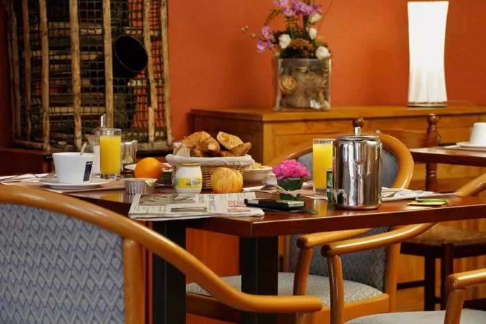 Breakfast in Logis Hôtel Novalis Quimperlé