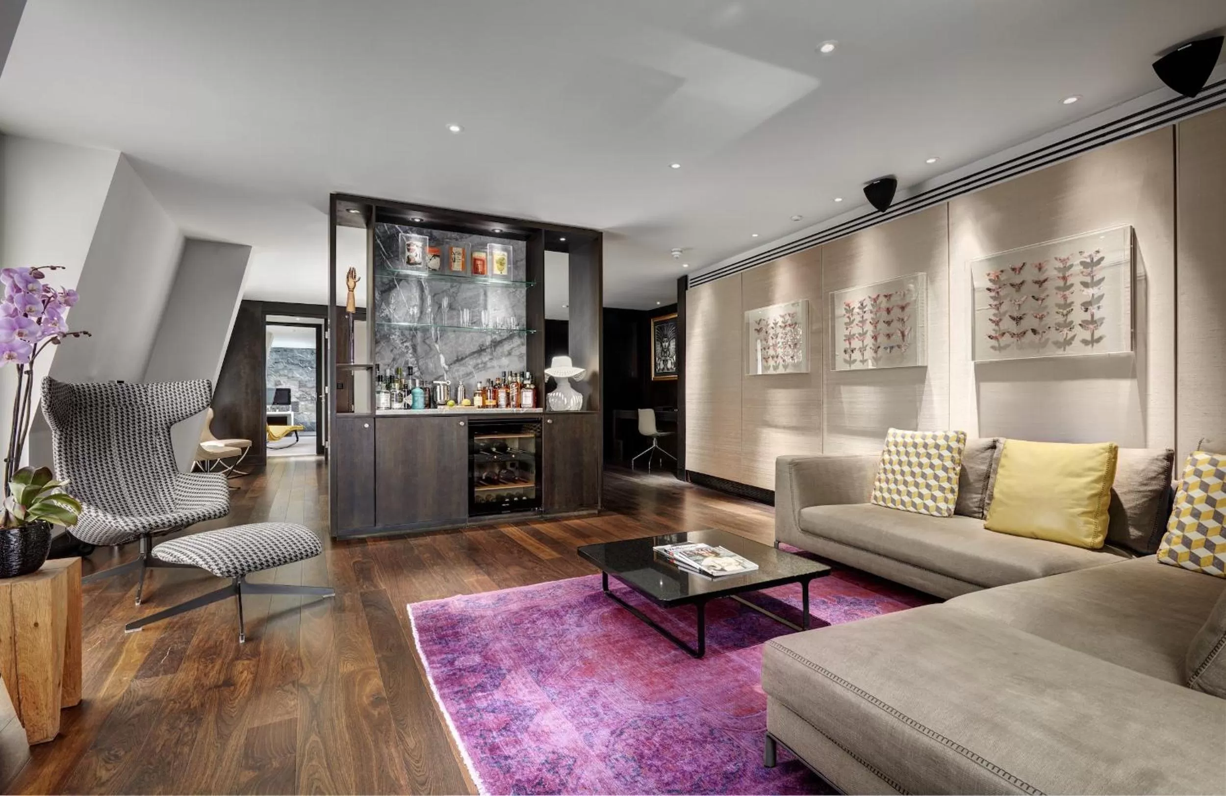 Living room in South Place Hotel