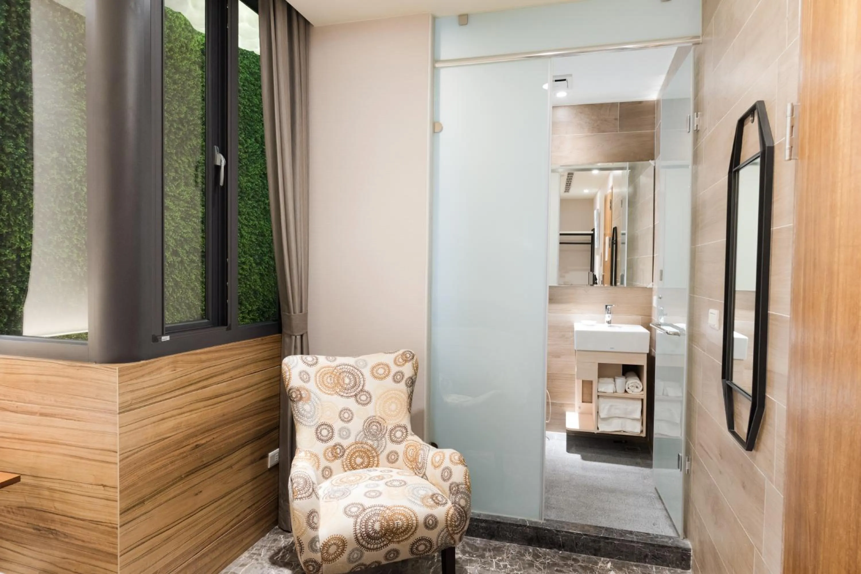 Decorative detail in Tianli Hotel