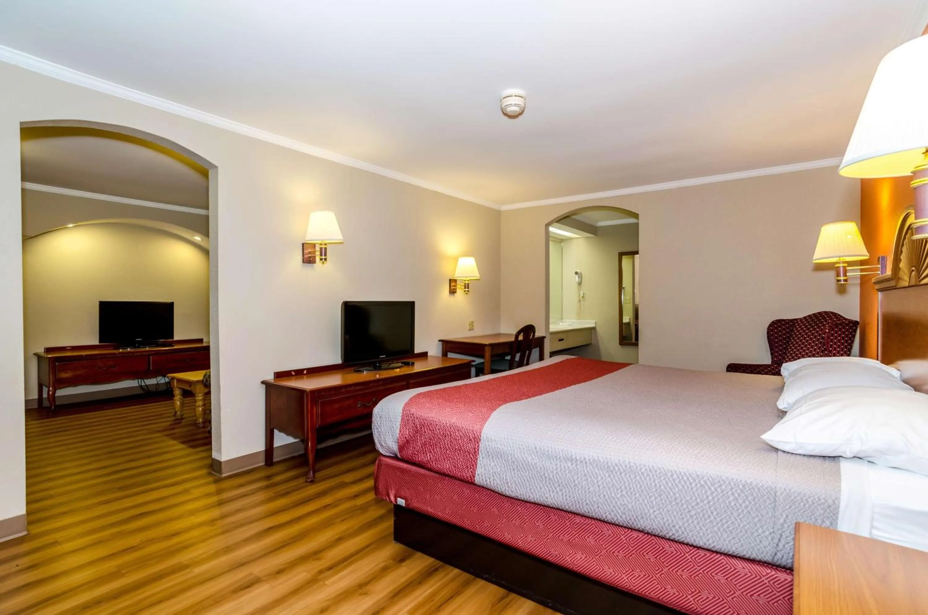 TV and multimedia, Bed in Motel 6-Newark, DE