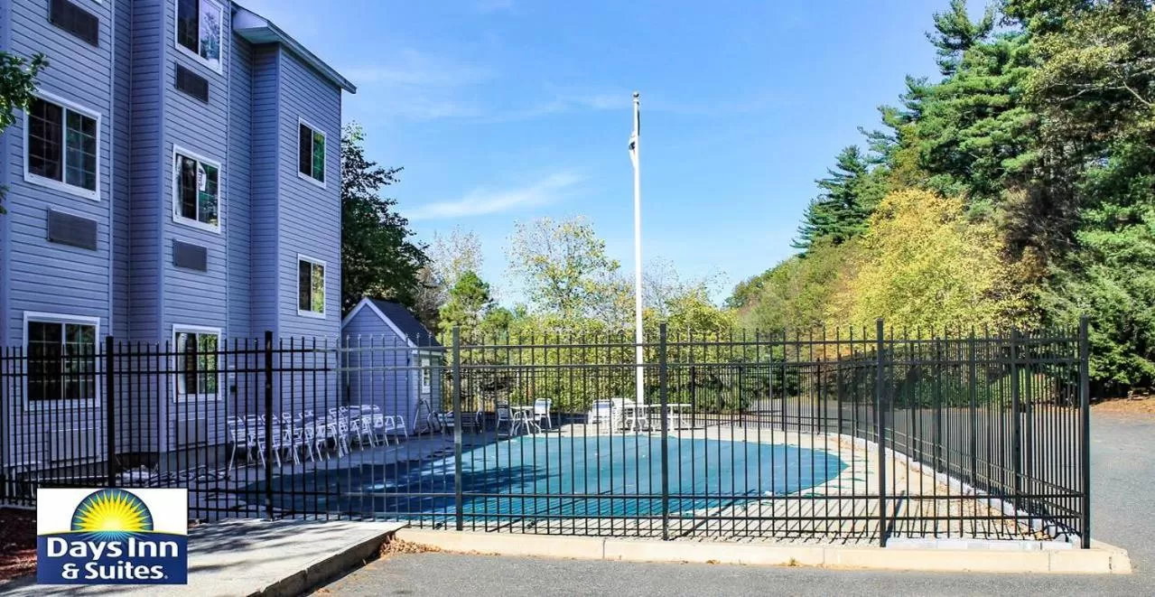 Swimming pool in Days Inn by Wyndham Sturbridge